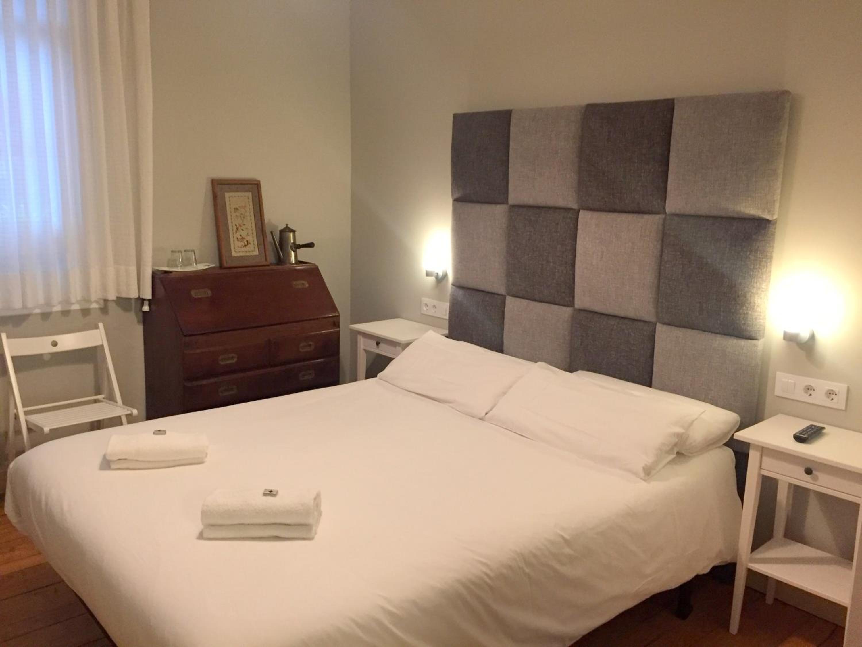 Double Room - Photo 4