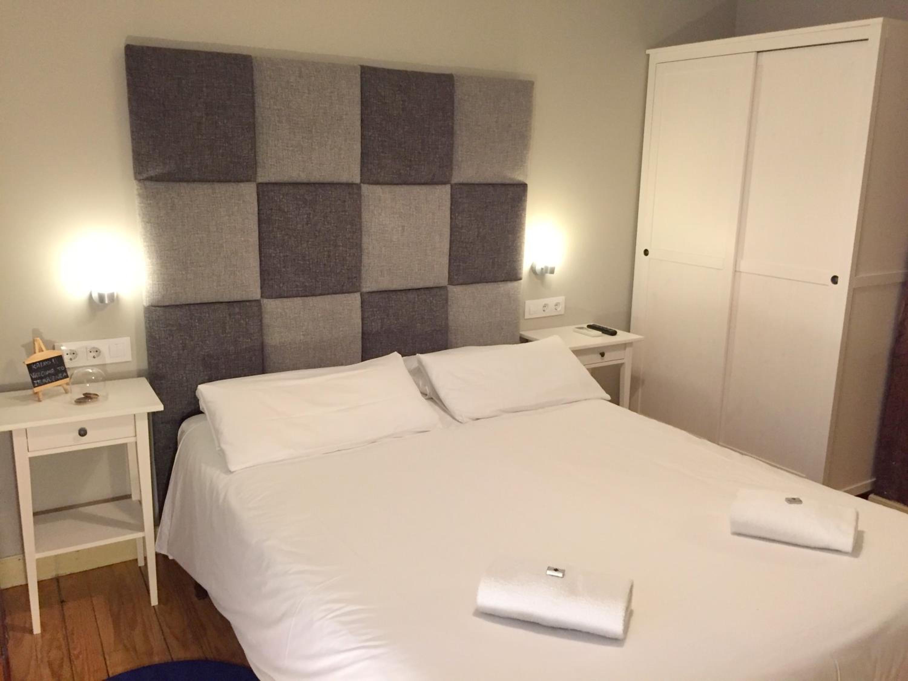 Double Room - Photo 3