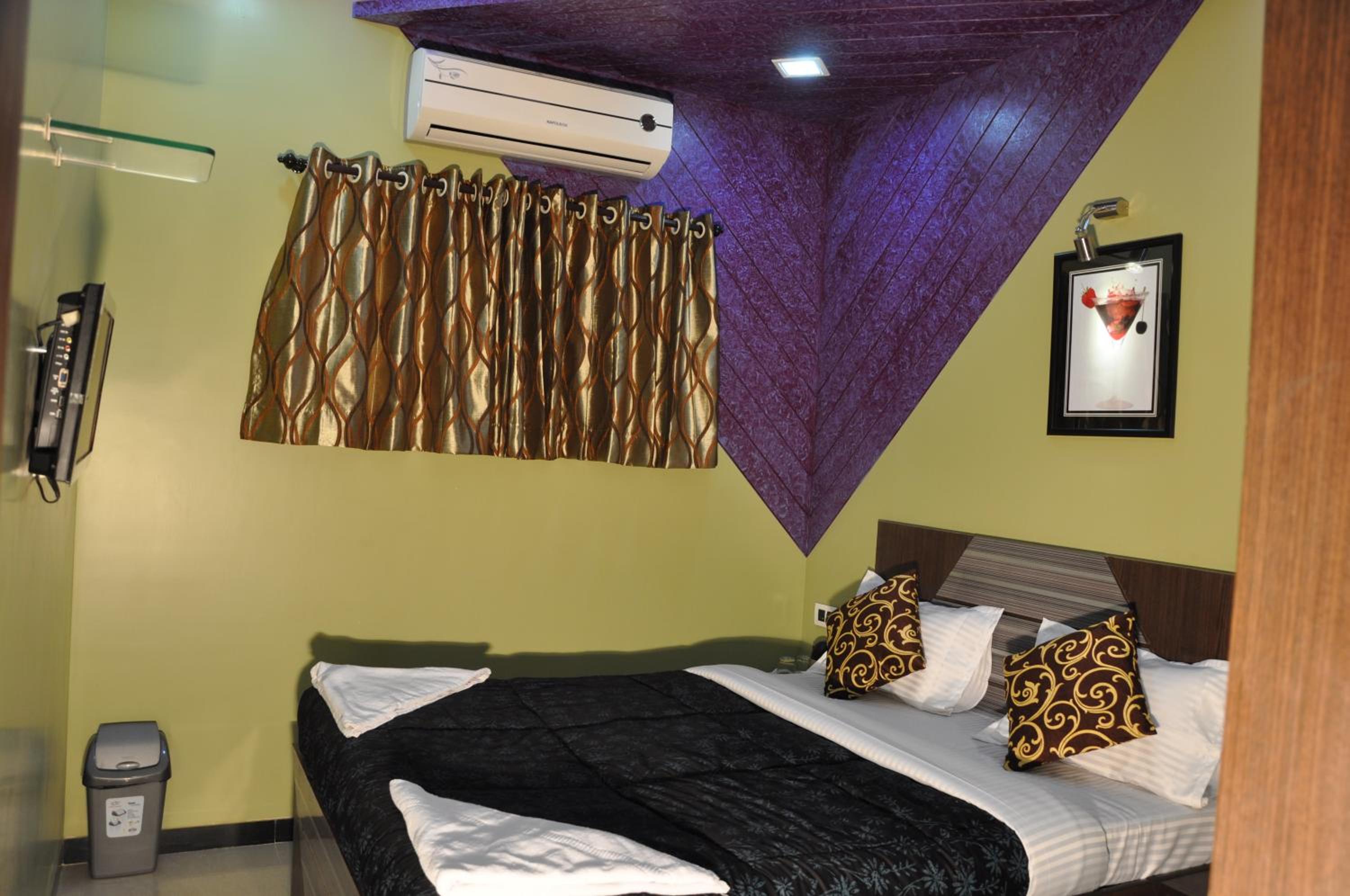 Deluxe Double or Twin Room - Photo 5