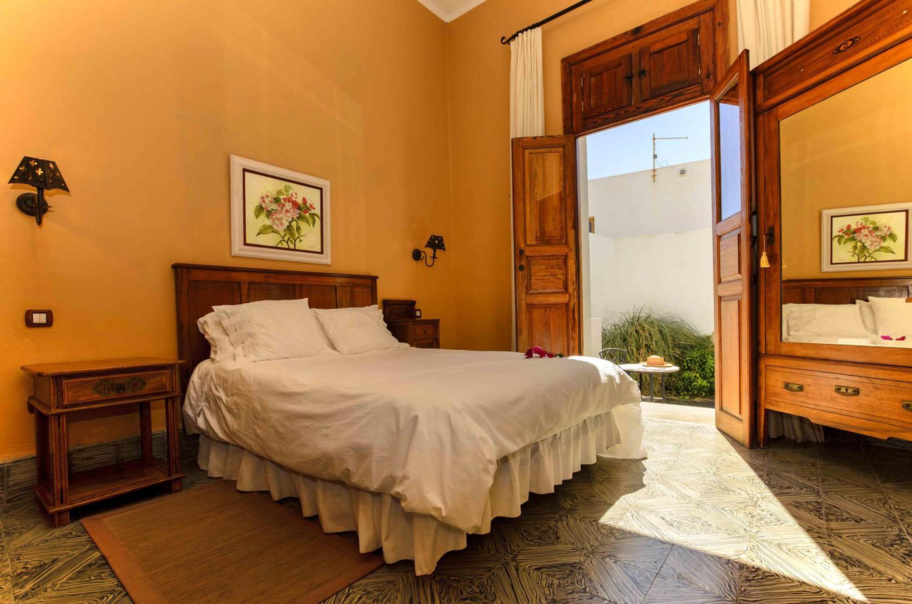 Double Room with Private Bathroom photo 2