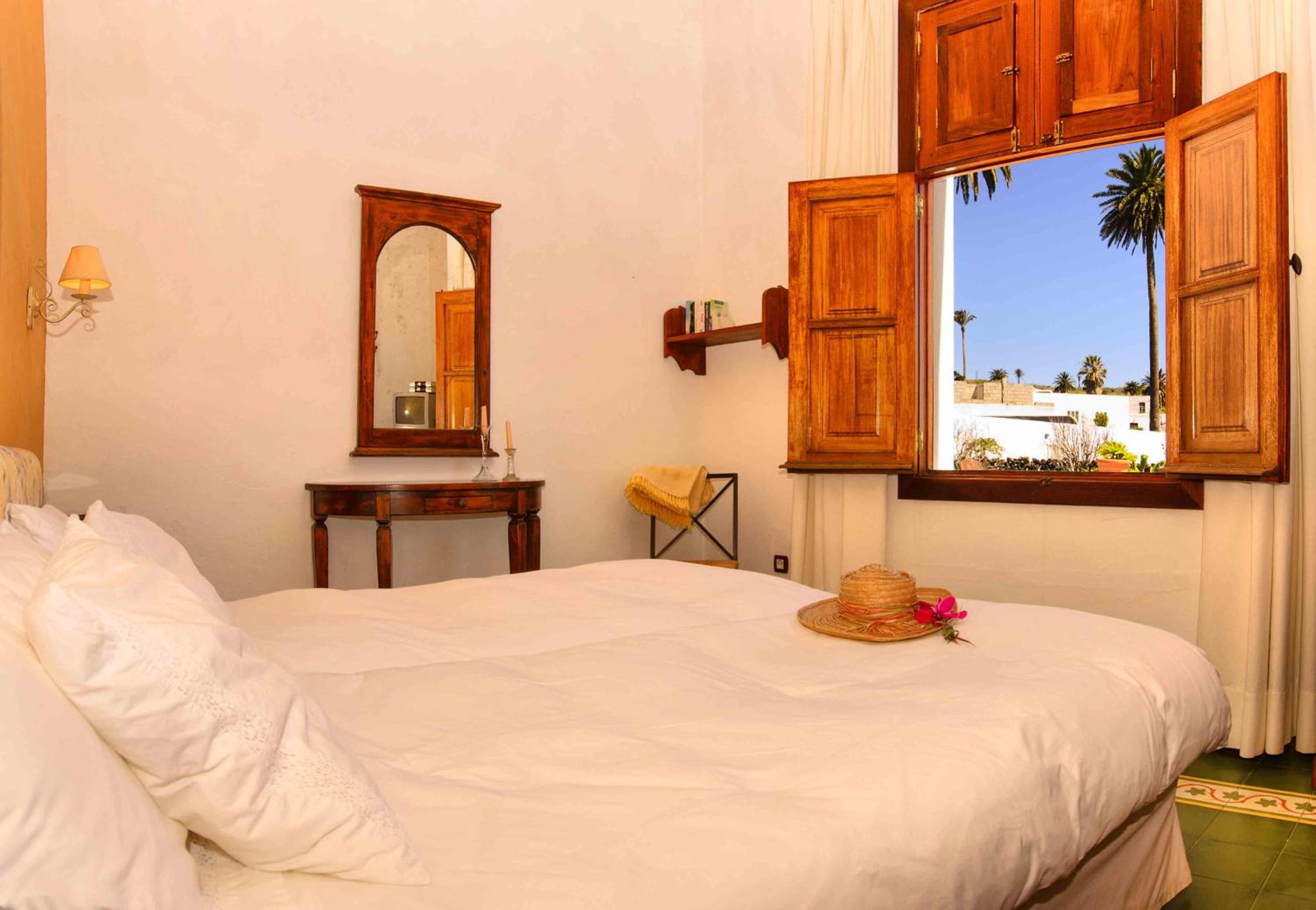 Double or Twin Room with Bathroom photo 3