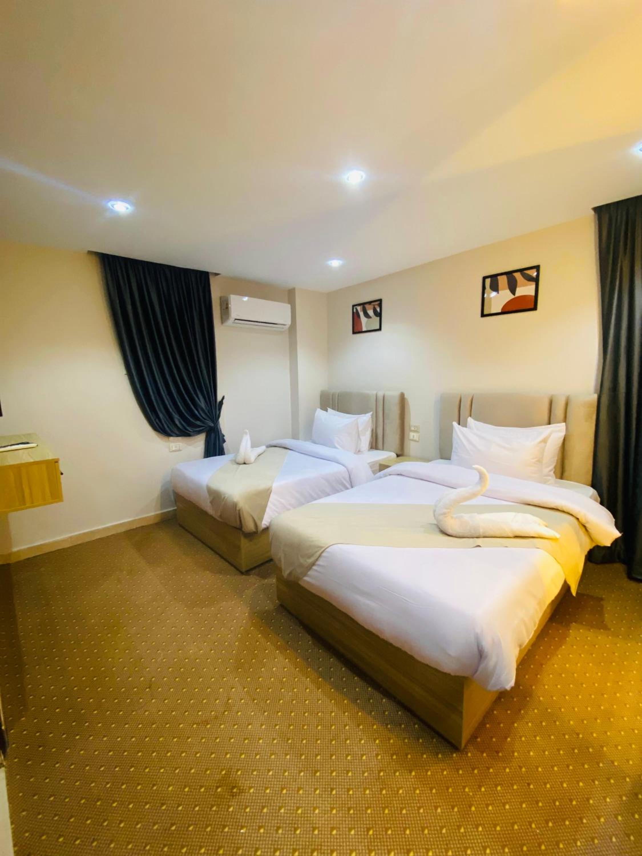 Deluxe Double or Twin Room with Balcony with Pyramid view