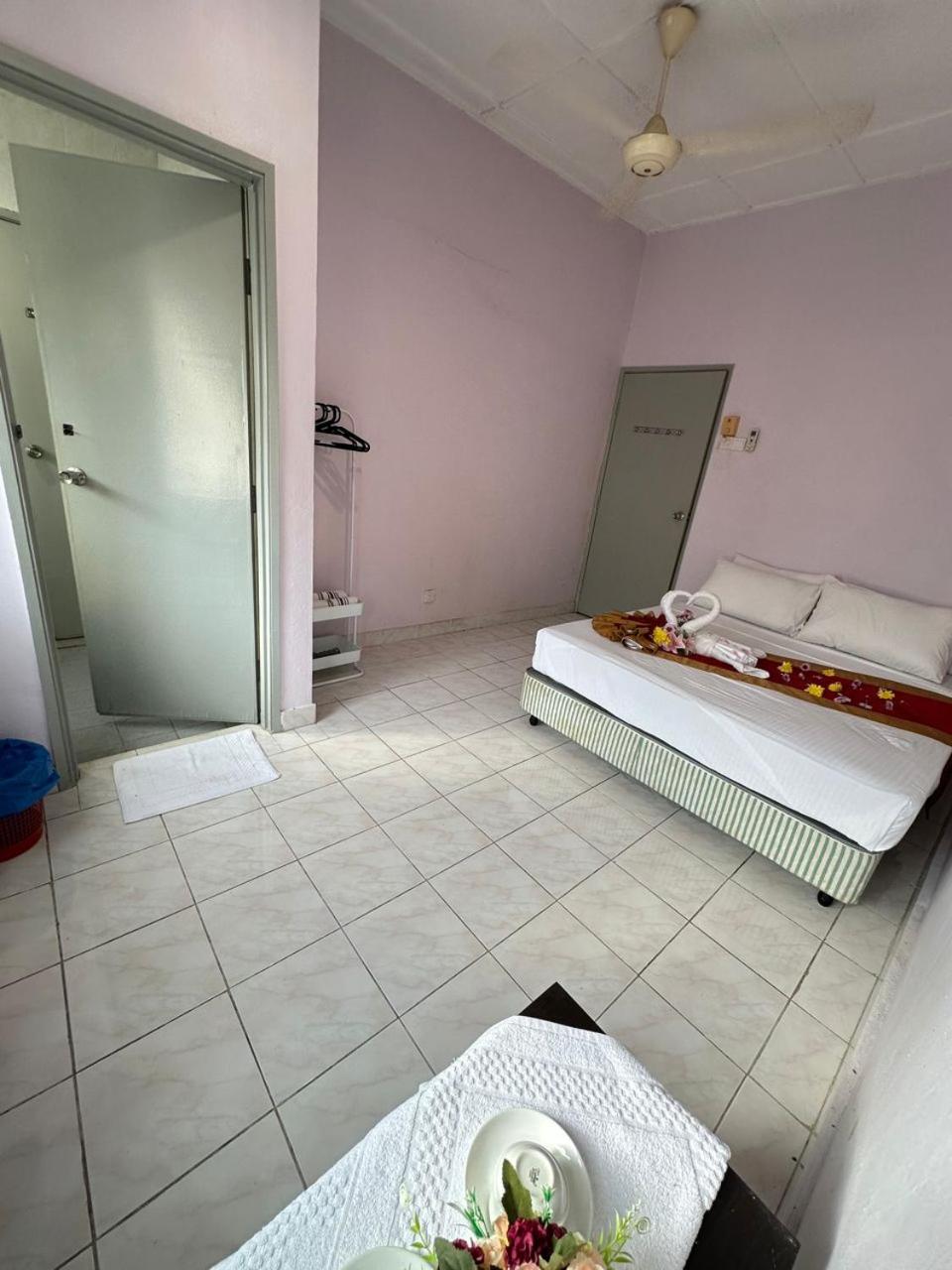 Budget Double Room photo 3