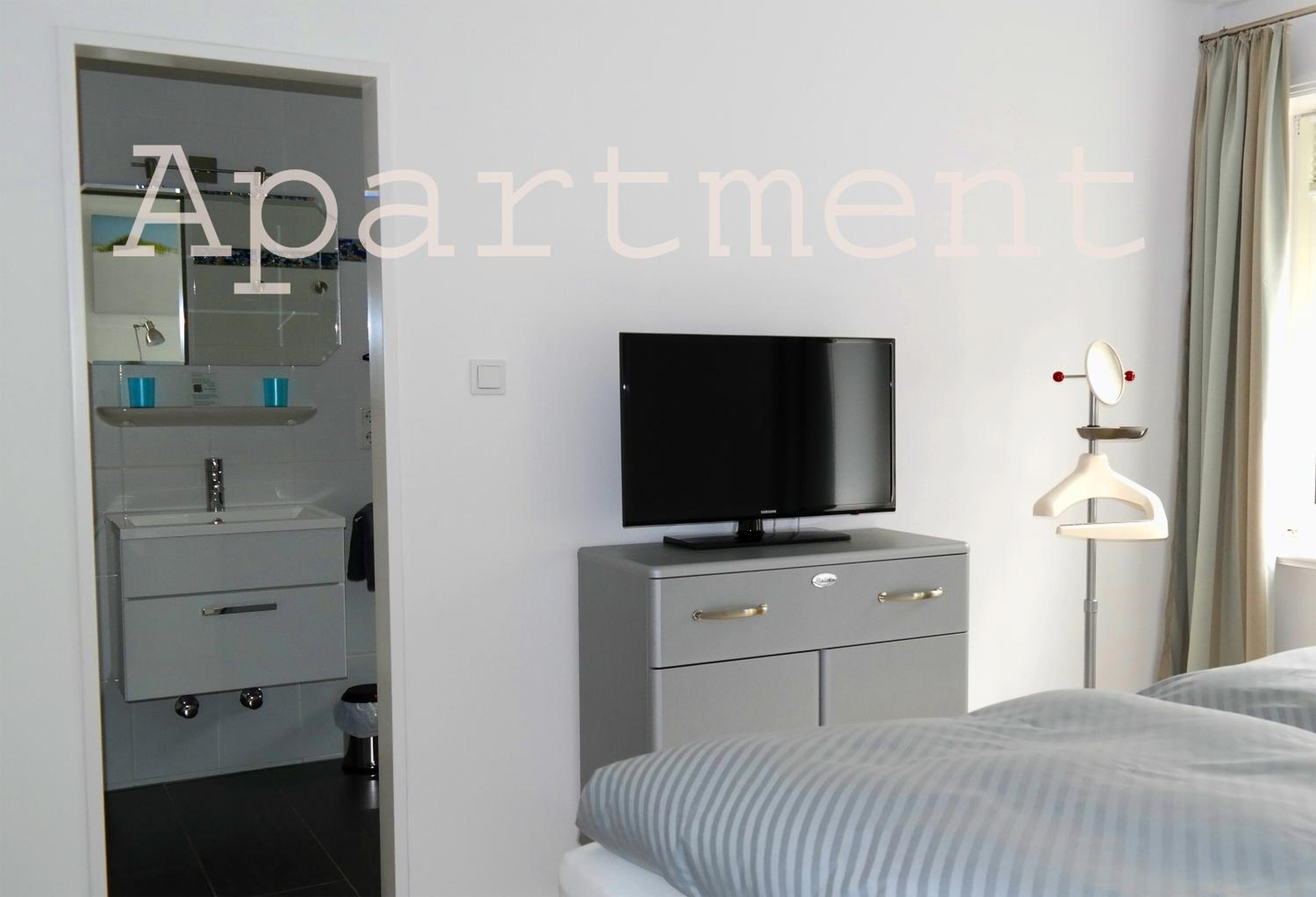 One-Bedroom Apartment photo 2
