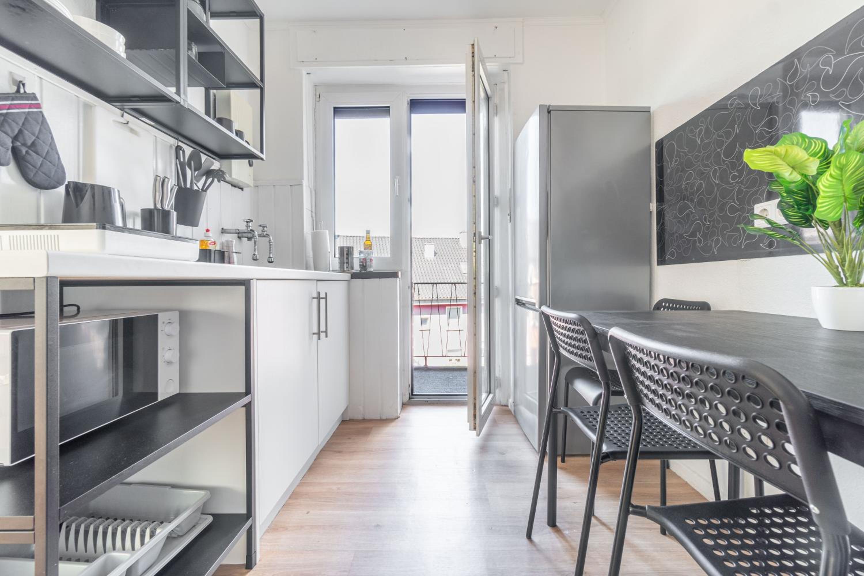 One-Bedroom Apartment with Balcony
