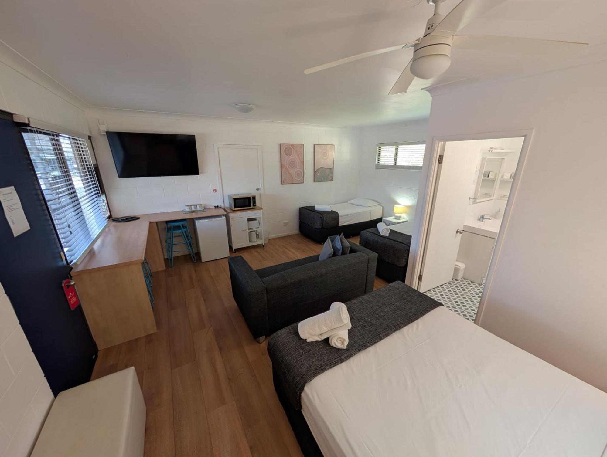 Deluxe Family Room photo 2