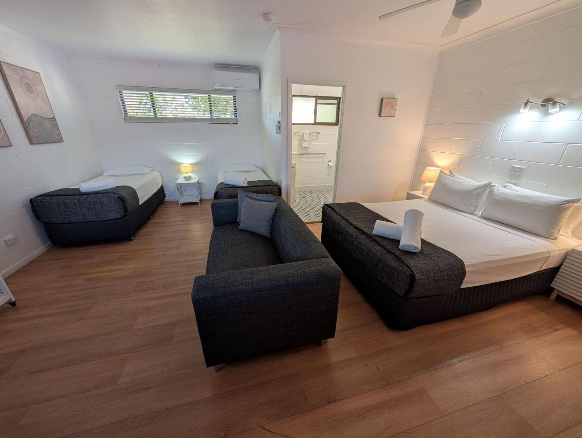 Deluxe Family Room photo 3