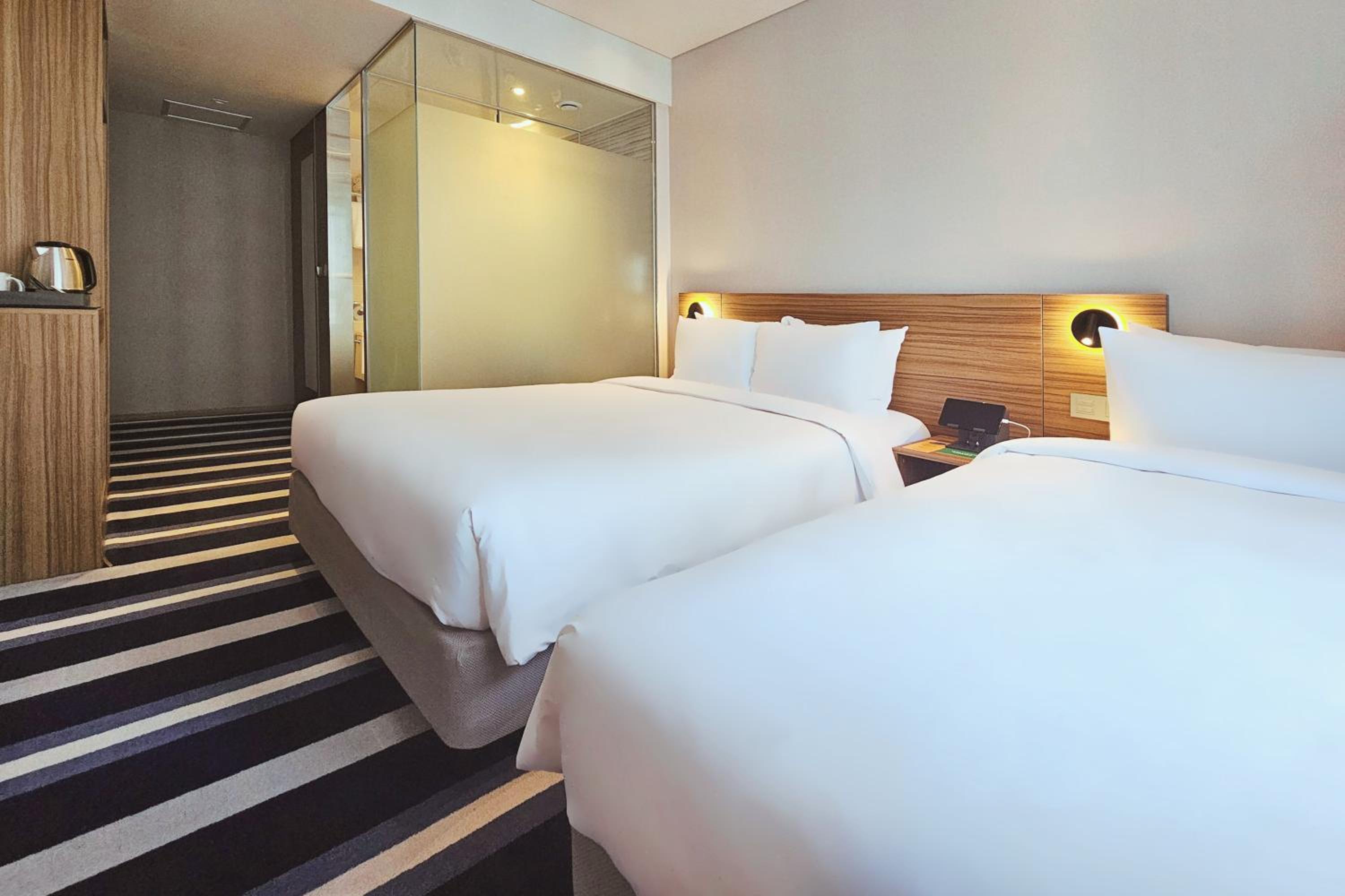[24H STAY] Standard Family Twin Room - Photo 1