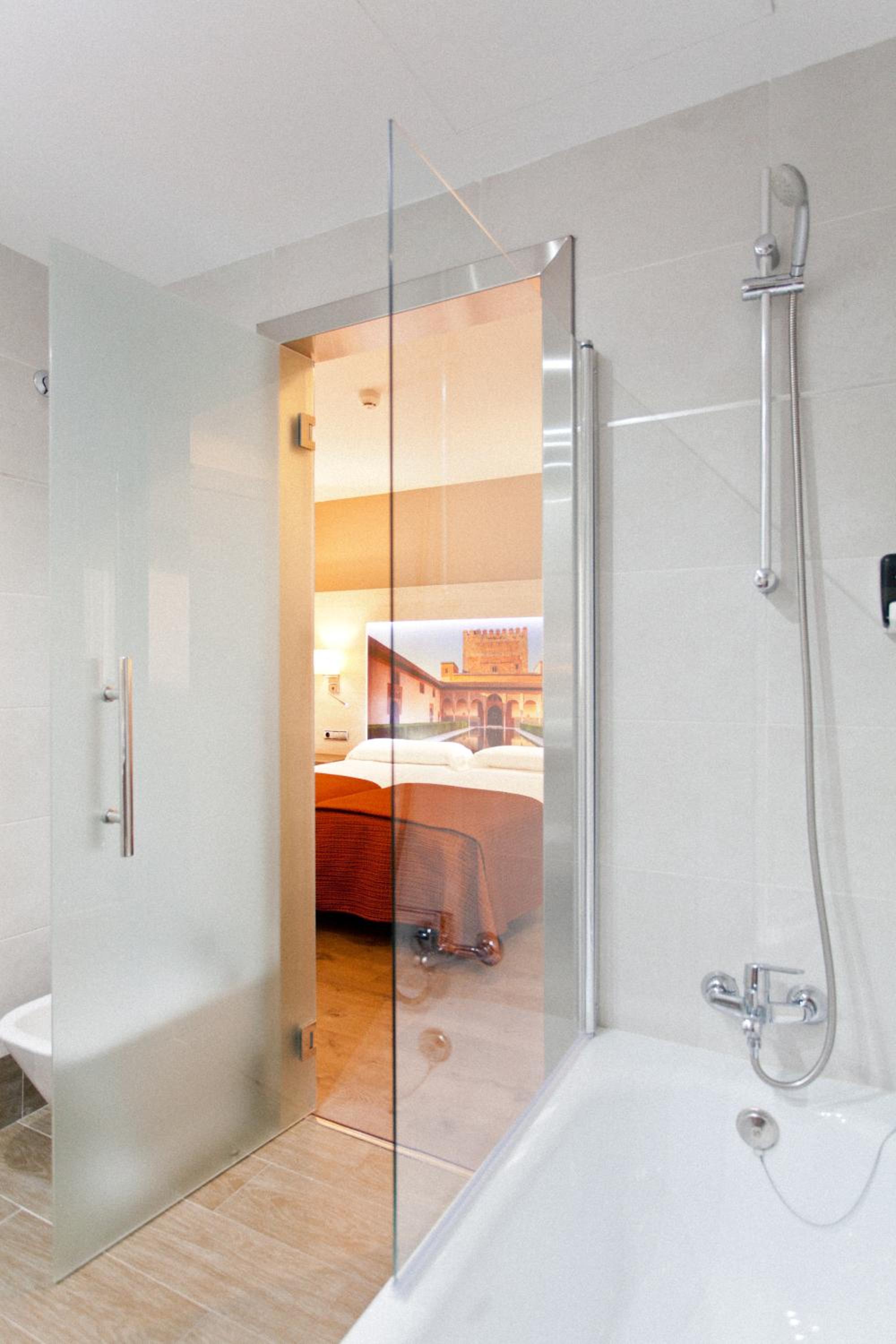Double or Twin Room - Photo 20