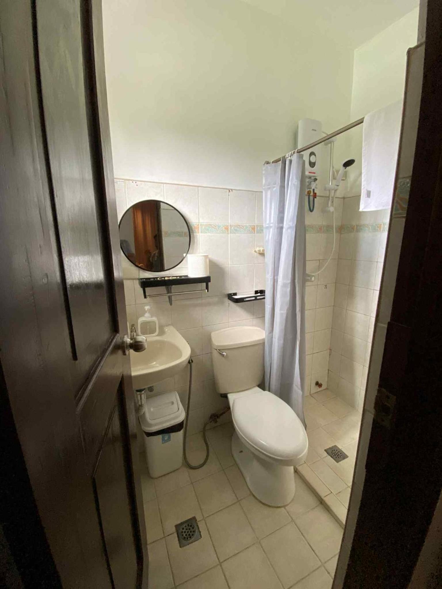 Family Room with Bathroom photo 2