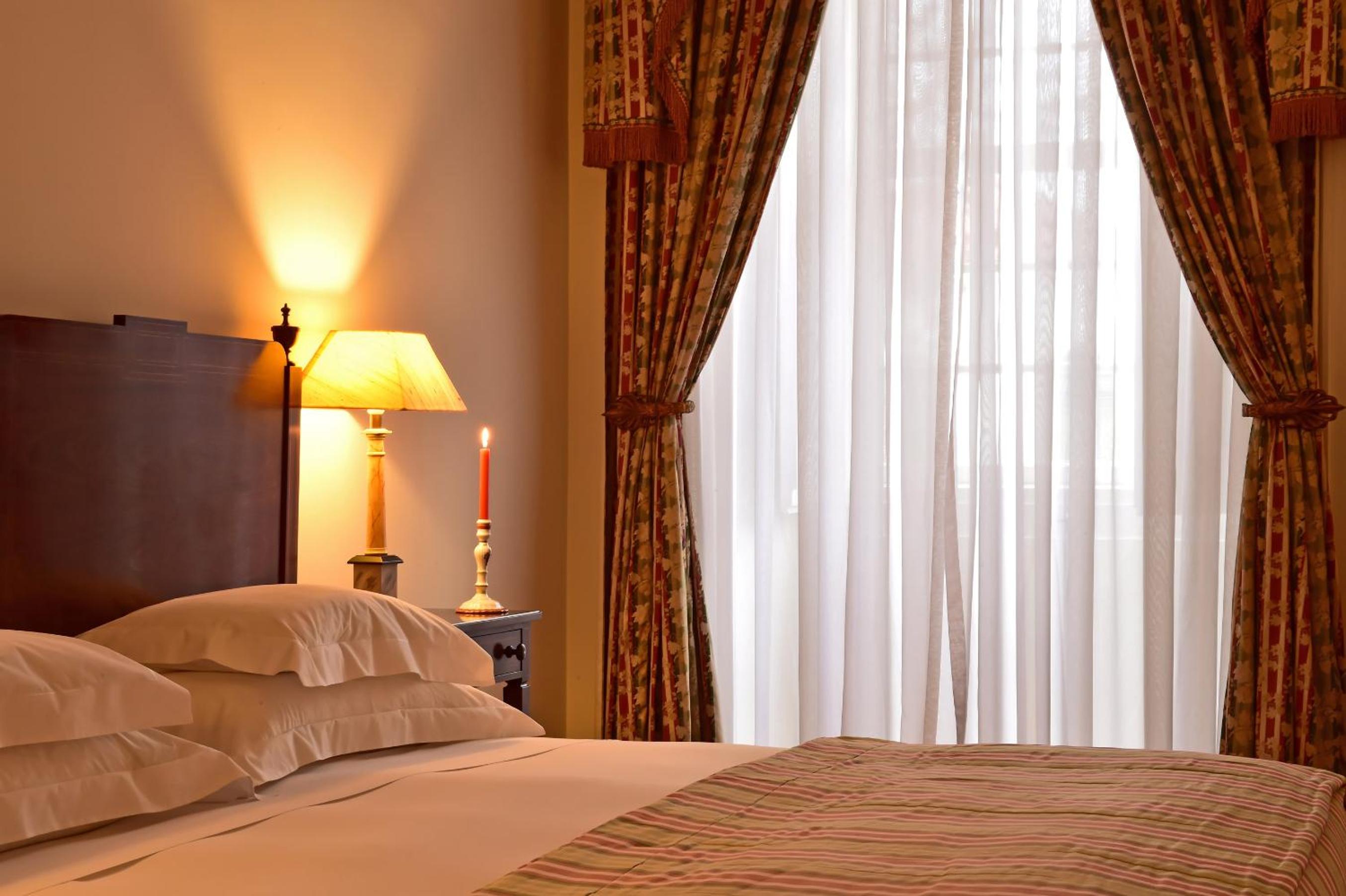 Classic Double or Twin Room - Photo 6
