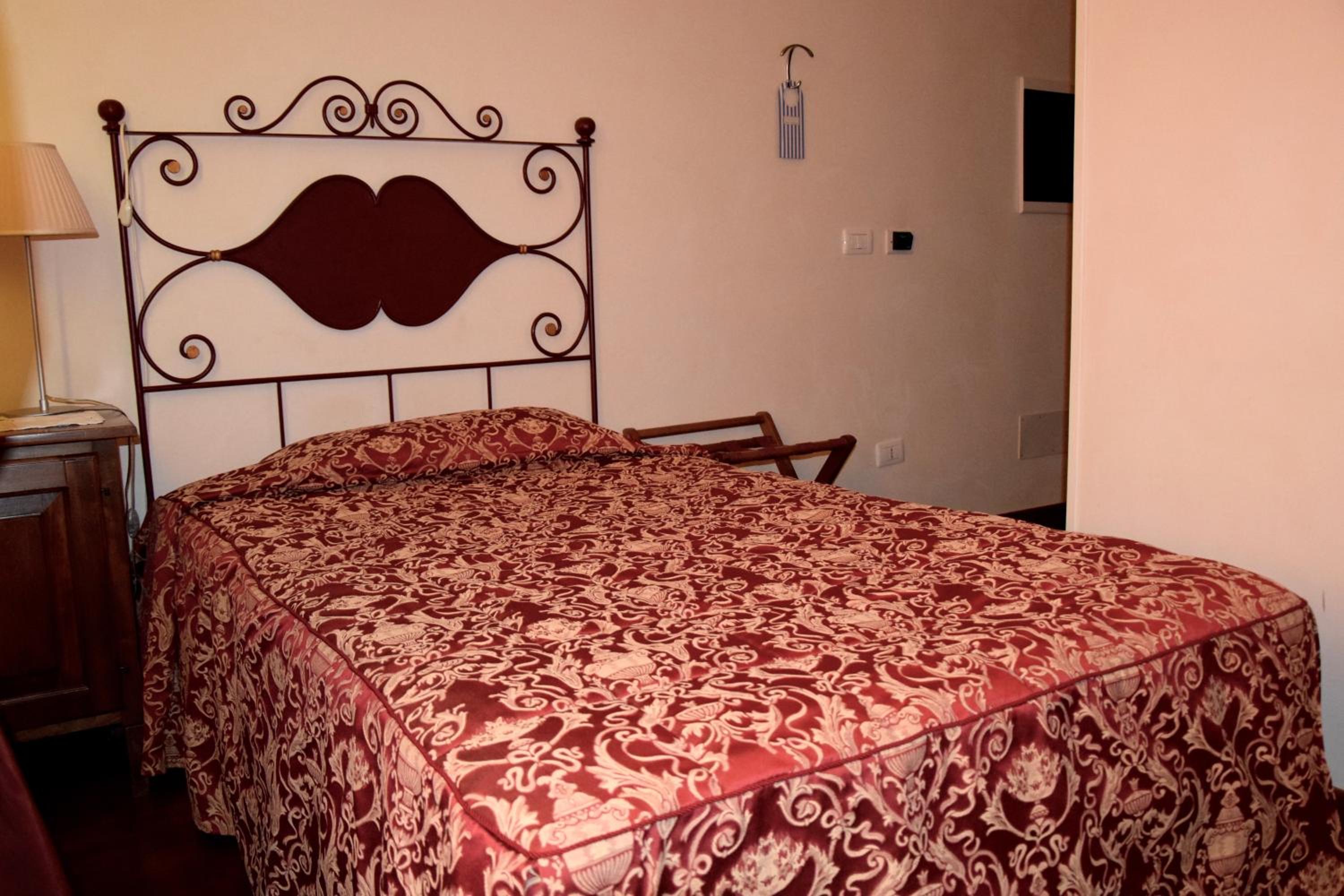 Single Room photo 2