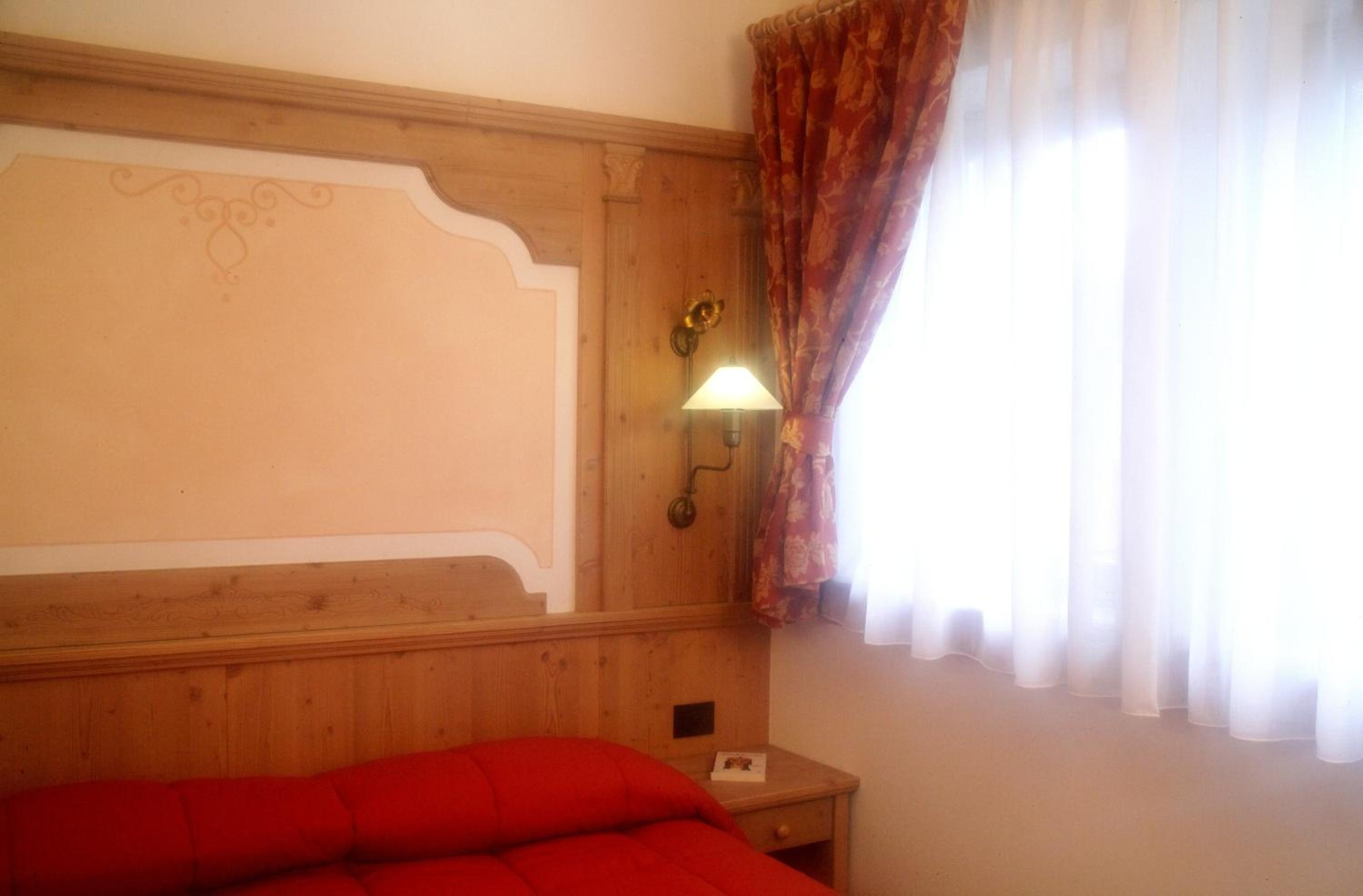 Double or Twin Room - Photo 4