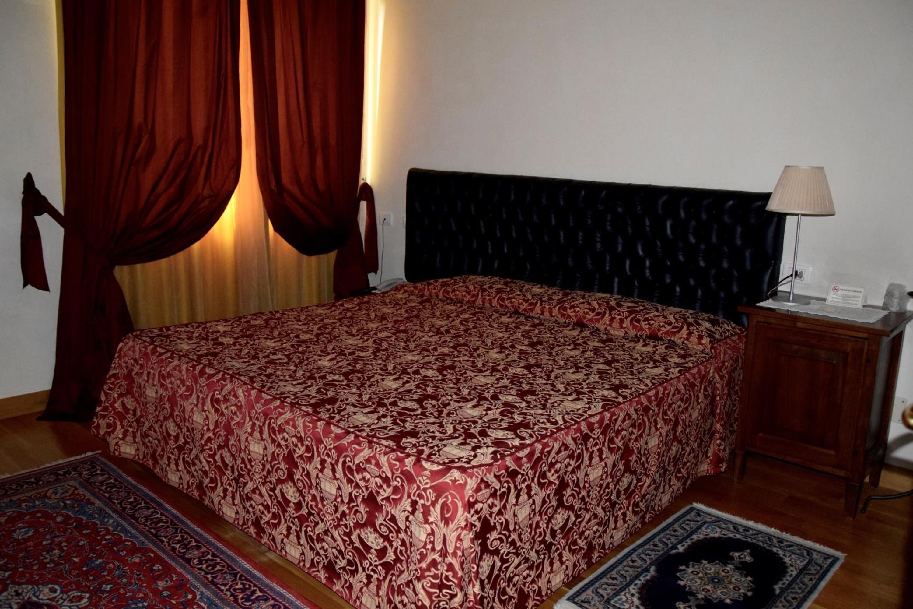 Economy Double Room photo 3