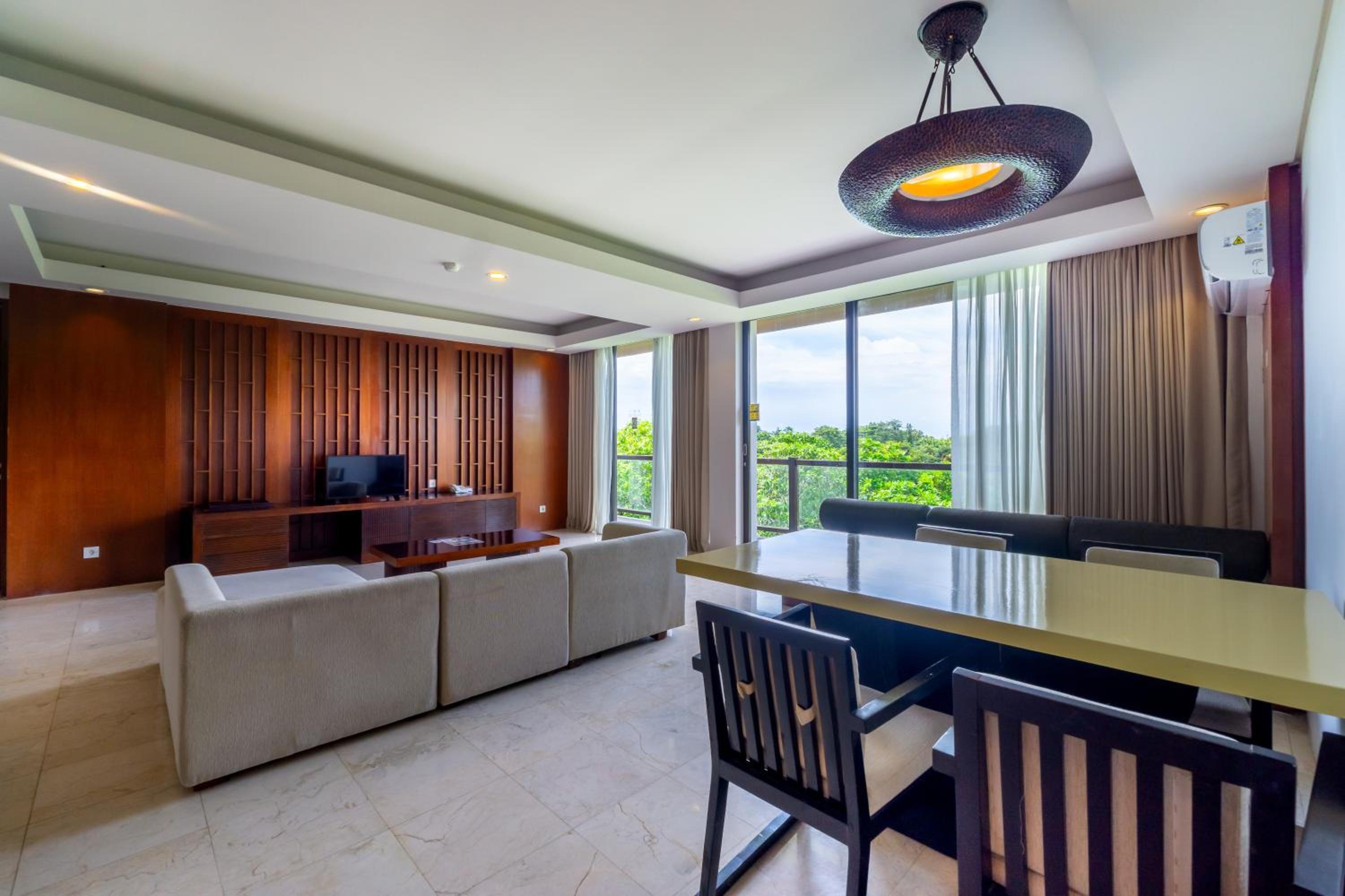 One Bedroom Suite Golf View - Photo 2