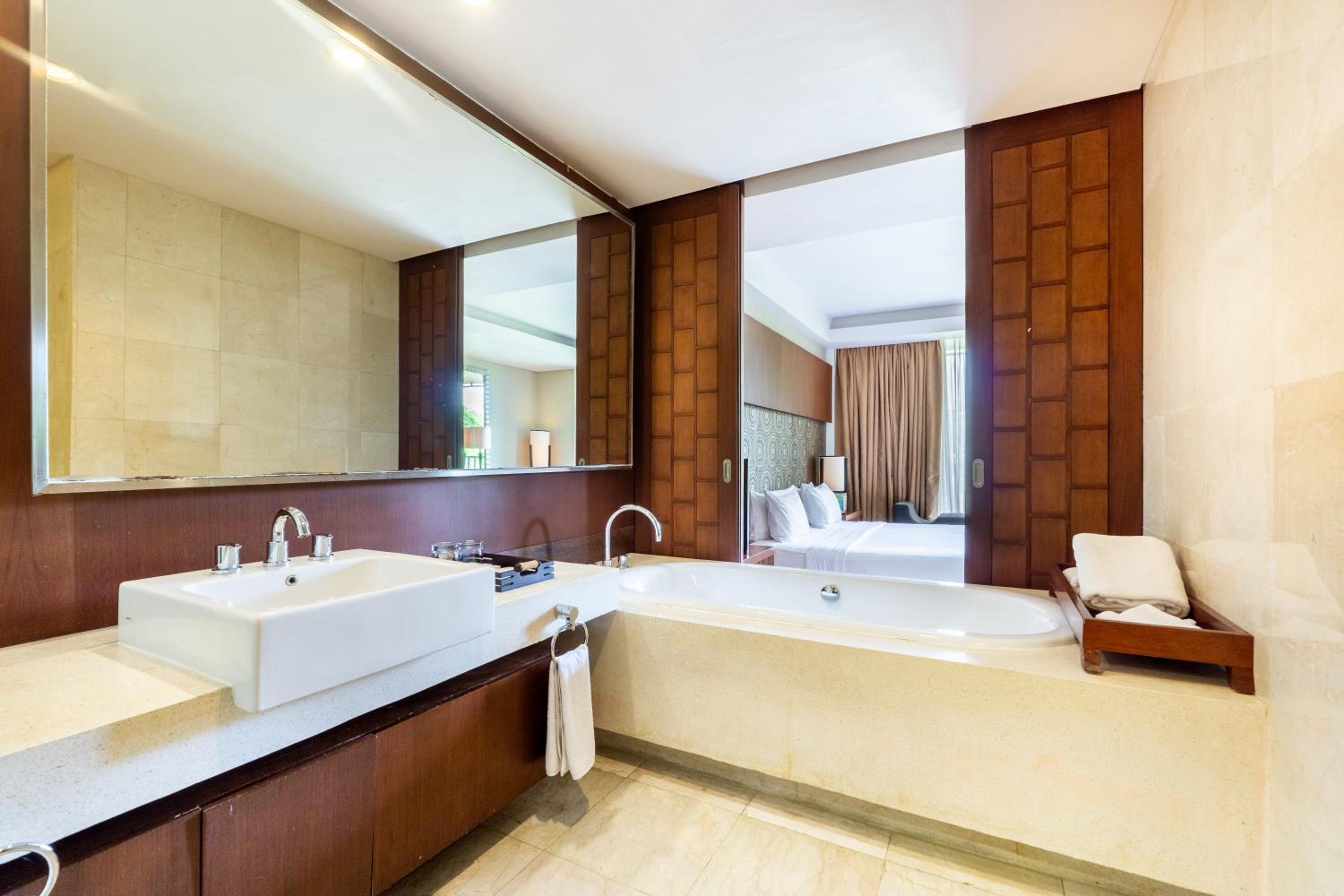 One Bedroom Suite Golf View - Photo 5