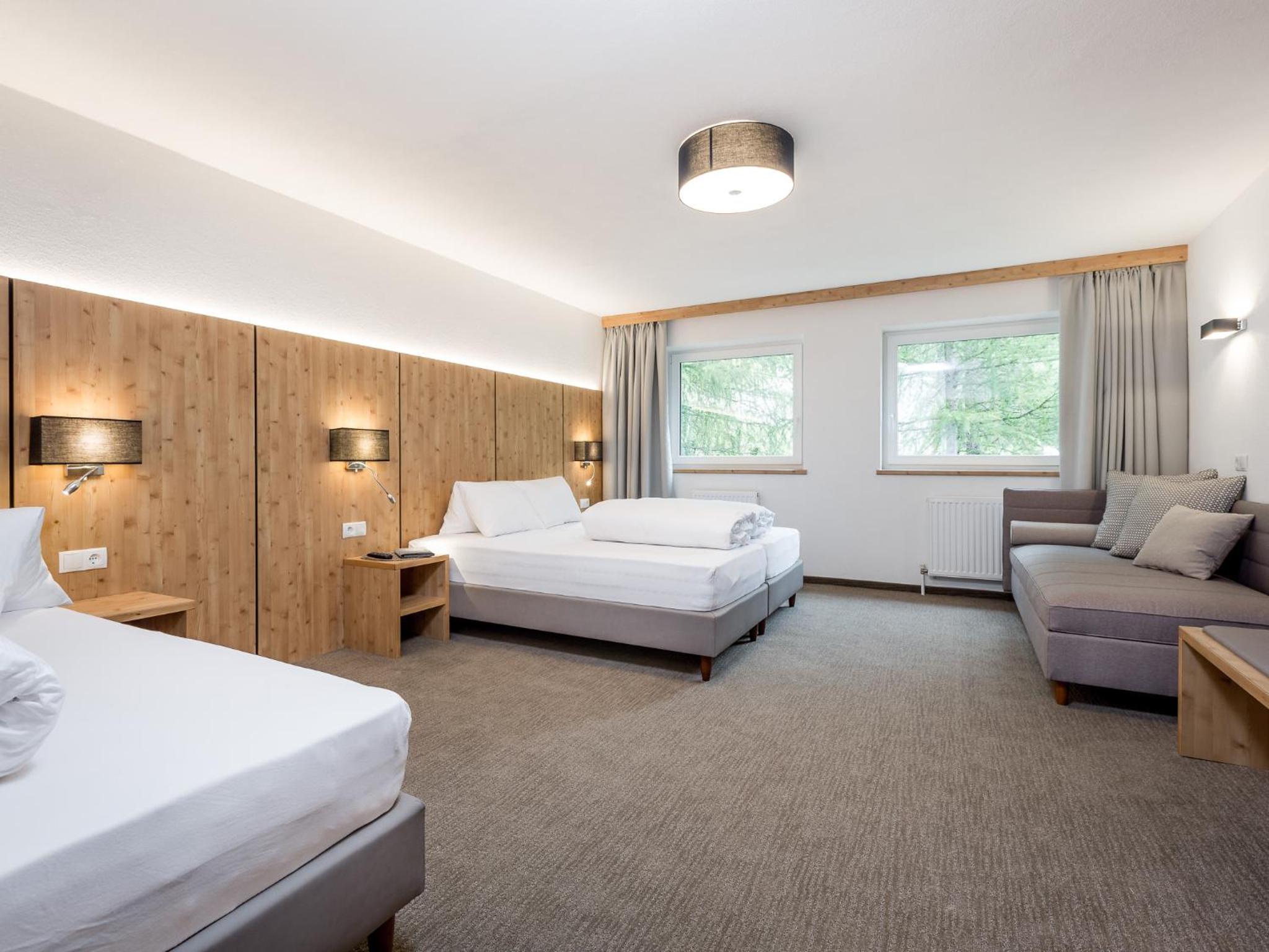 Comfort Two-Bedroom Apartment with Balcony (6 Adults)