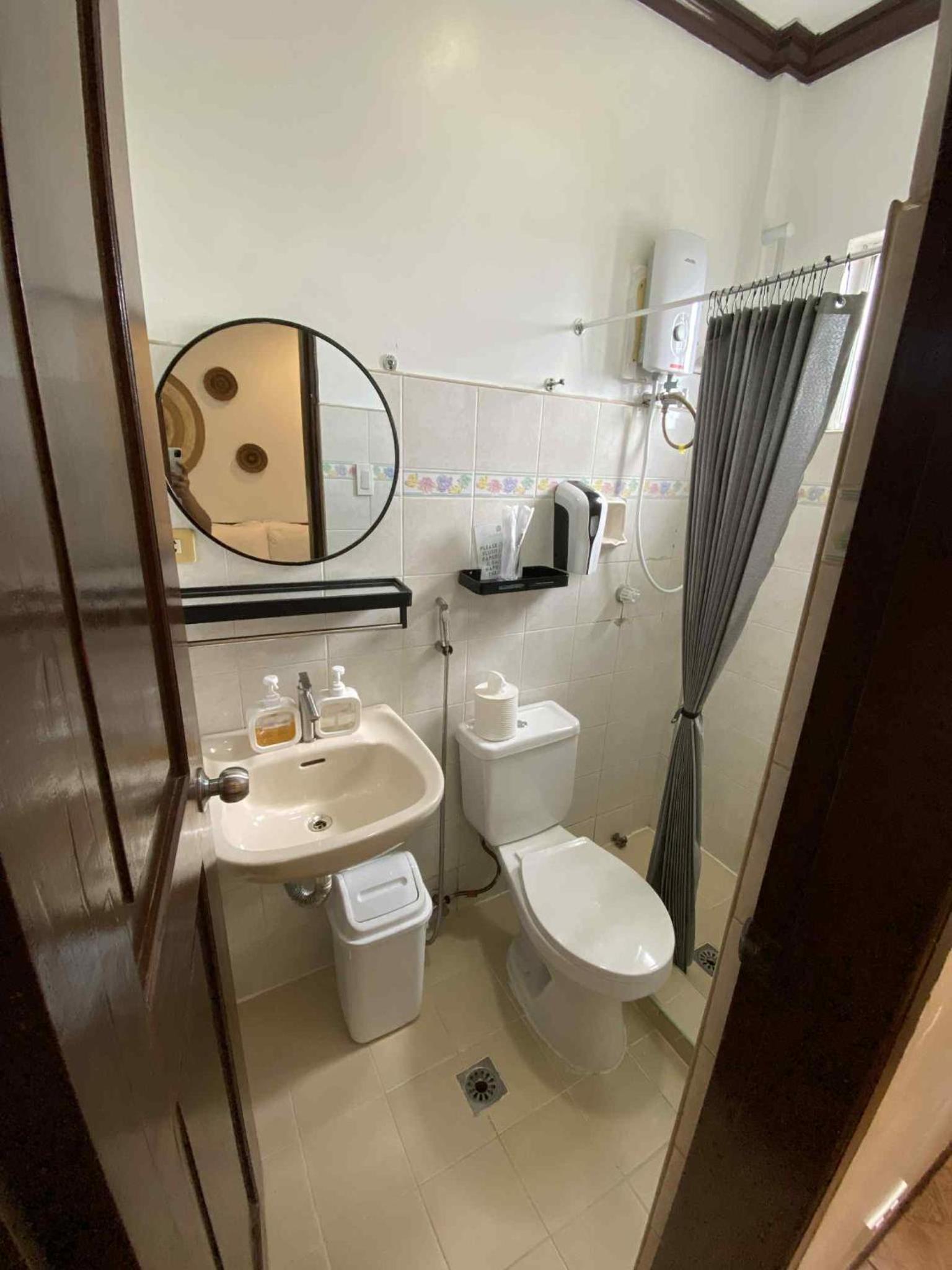 Deluxe Double or Twin Room with Sea View photo 3