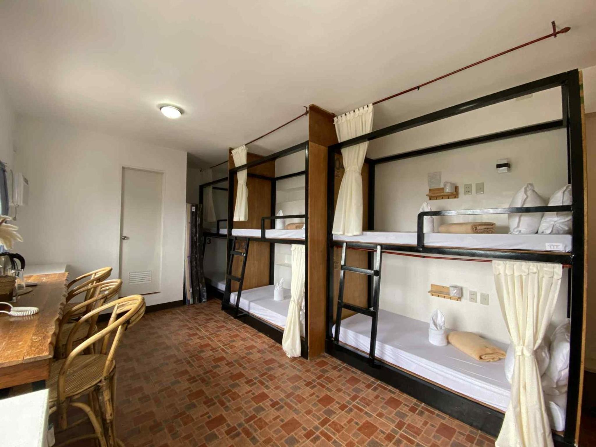6-Bed Mixed Dormitory Room photo 1
