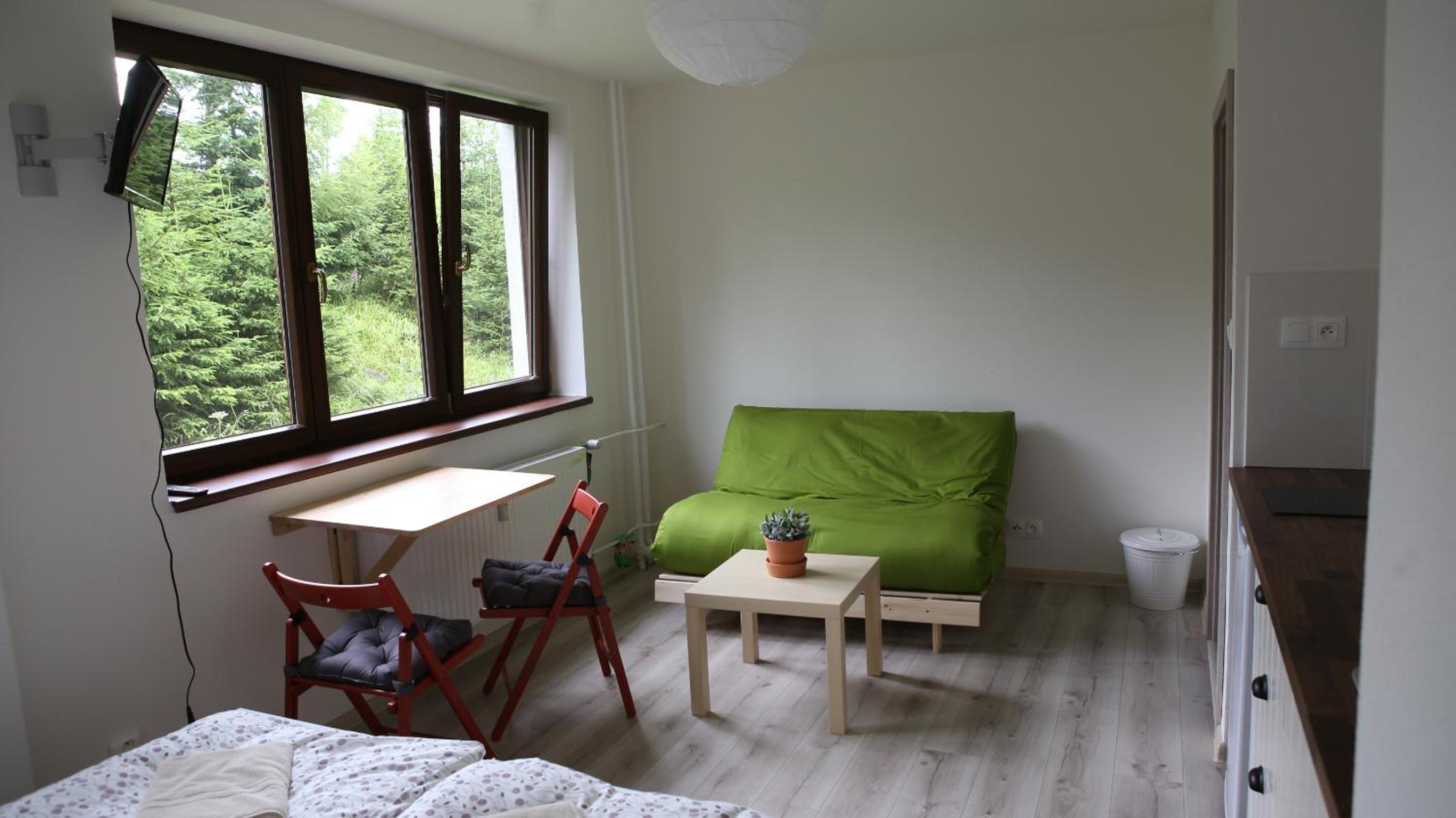 Apartment with Mountain View - Photo 3