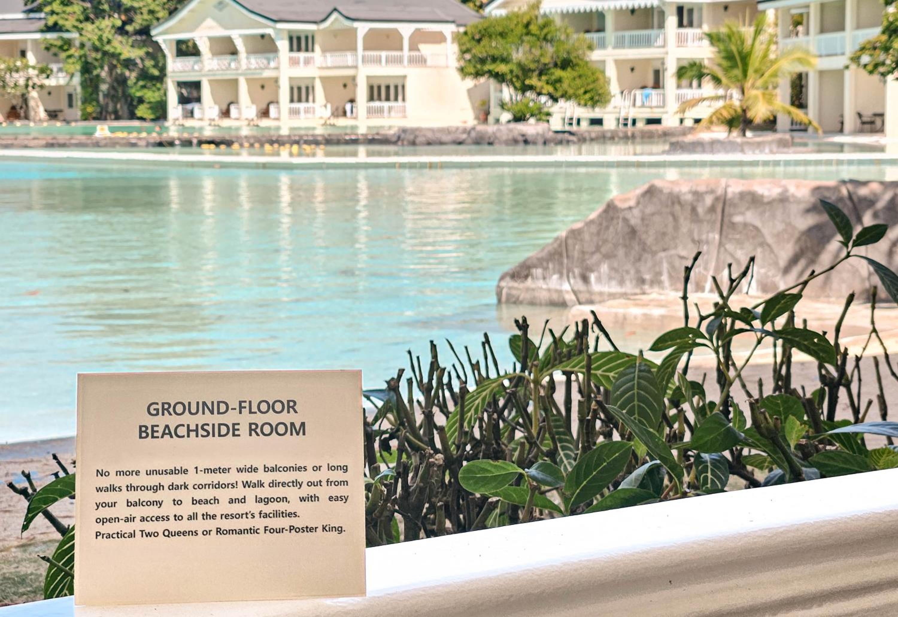 Ground-Floor Beachside Room (with breakfast for 2 Adults and Children Below 18) photo 2
