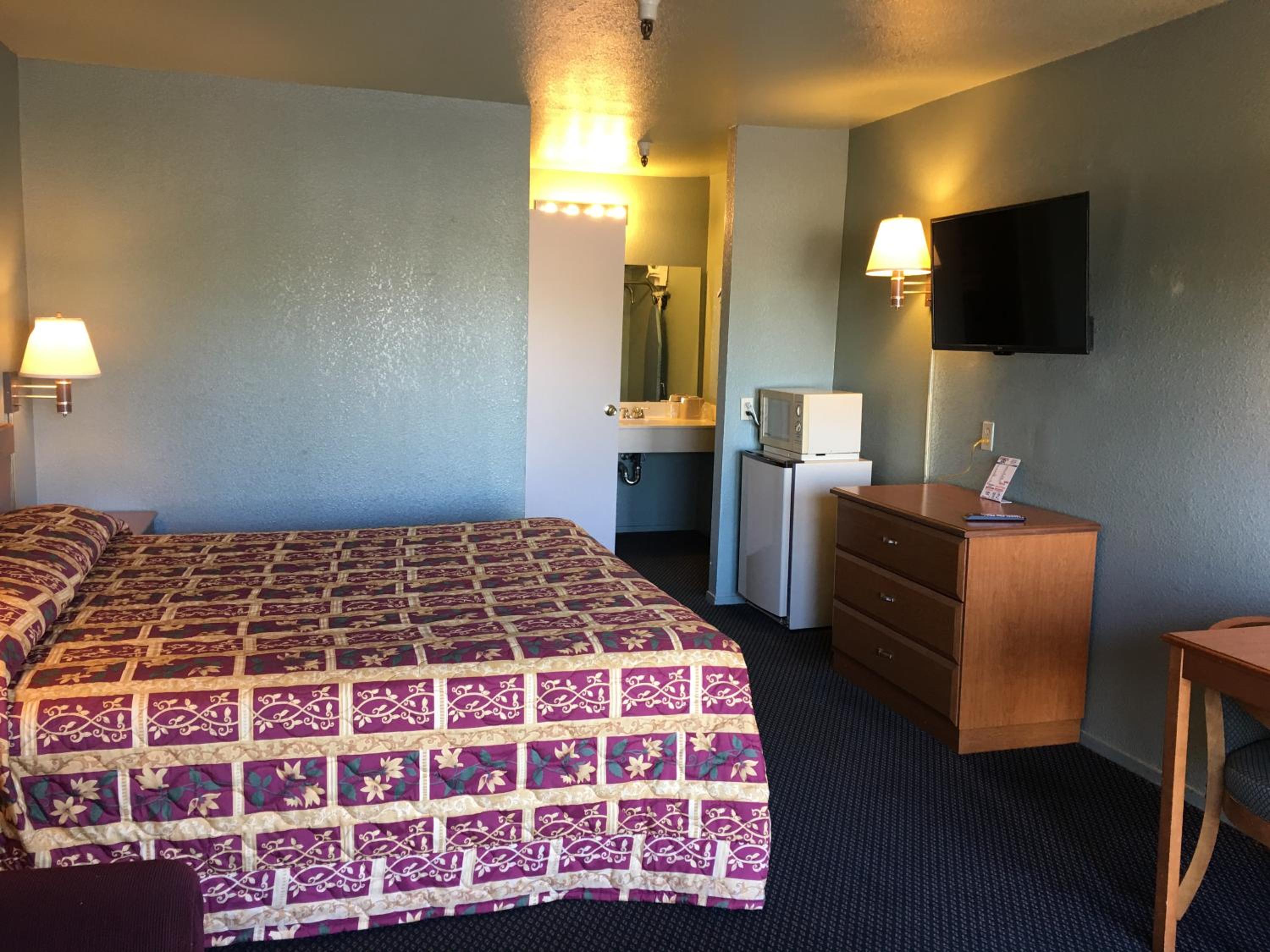 King Room - Non-Smoking