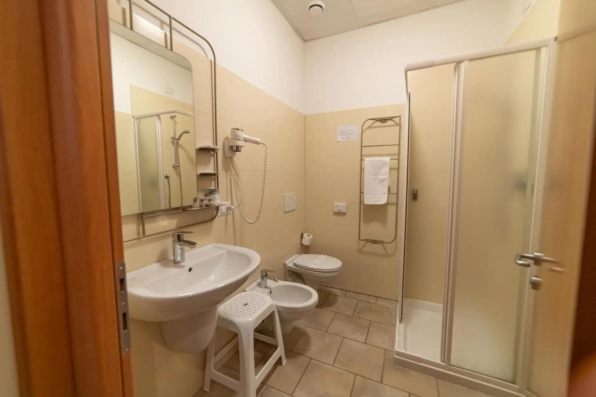 Superior Double or Twin Room - Photo 3