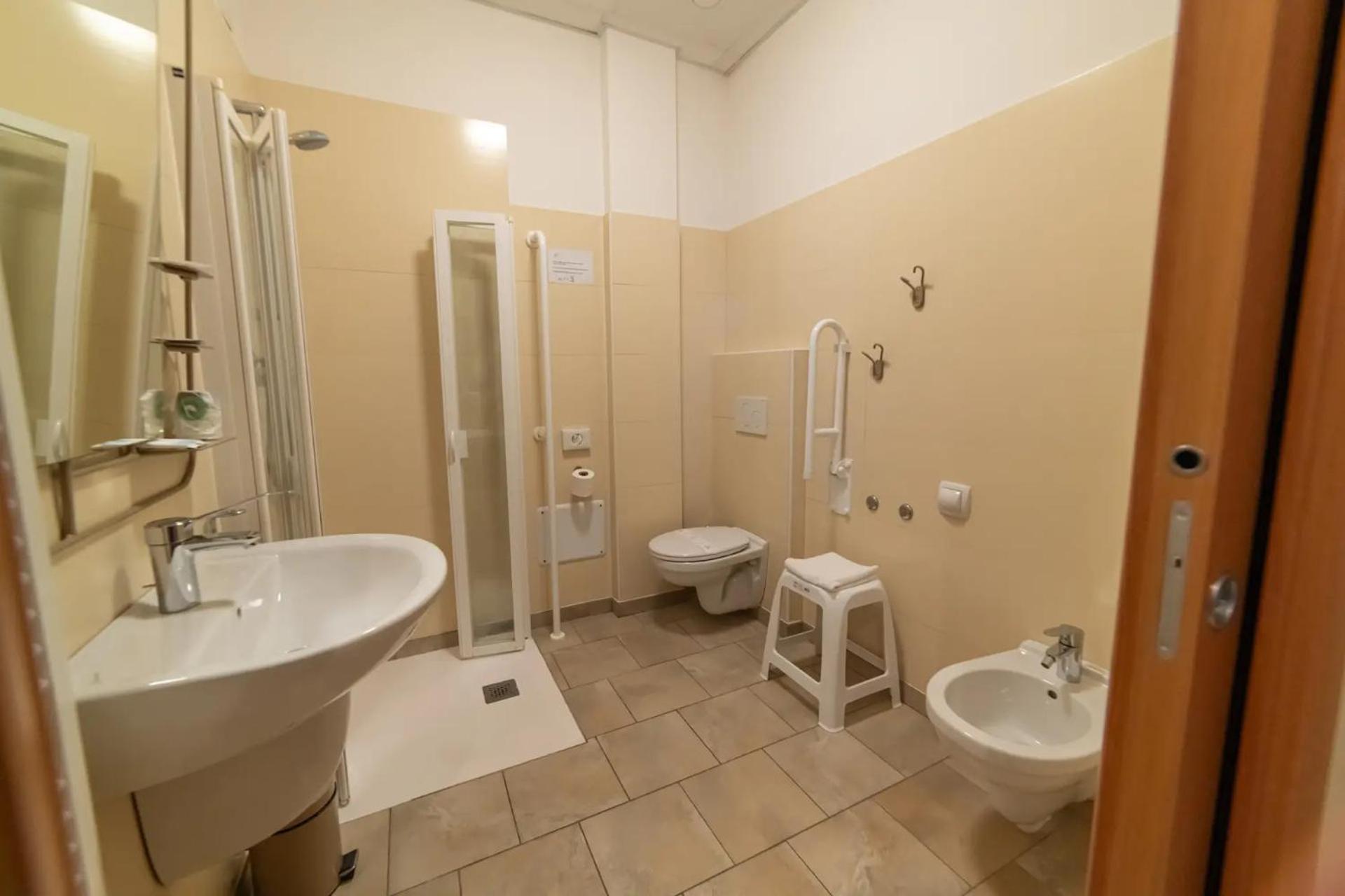 Superior Double or Twin Room - Photo 4