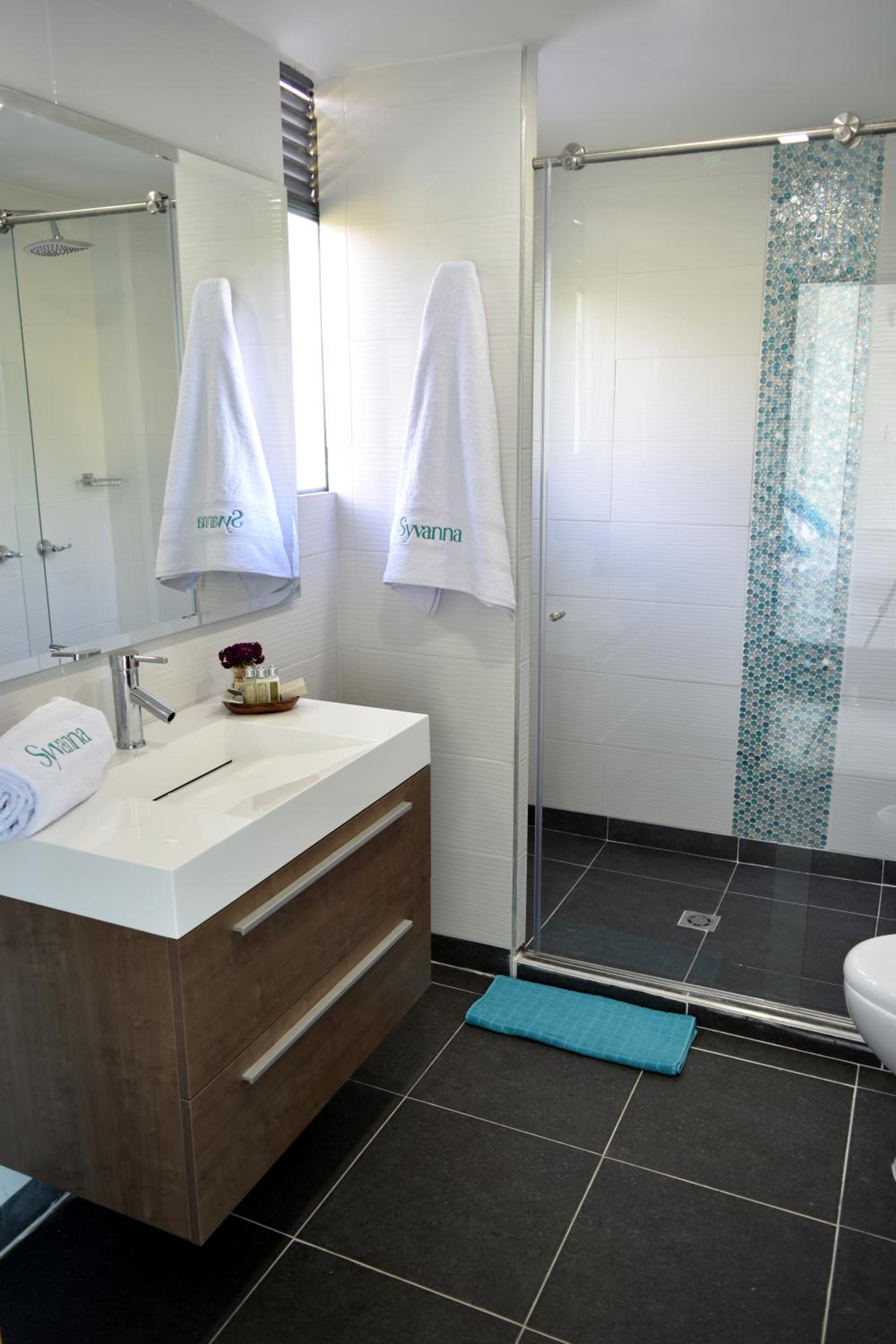 King Suite with Spa Bath photo 2