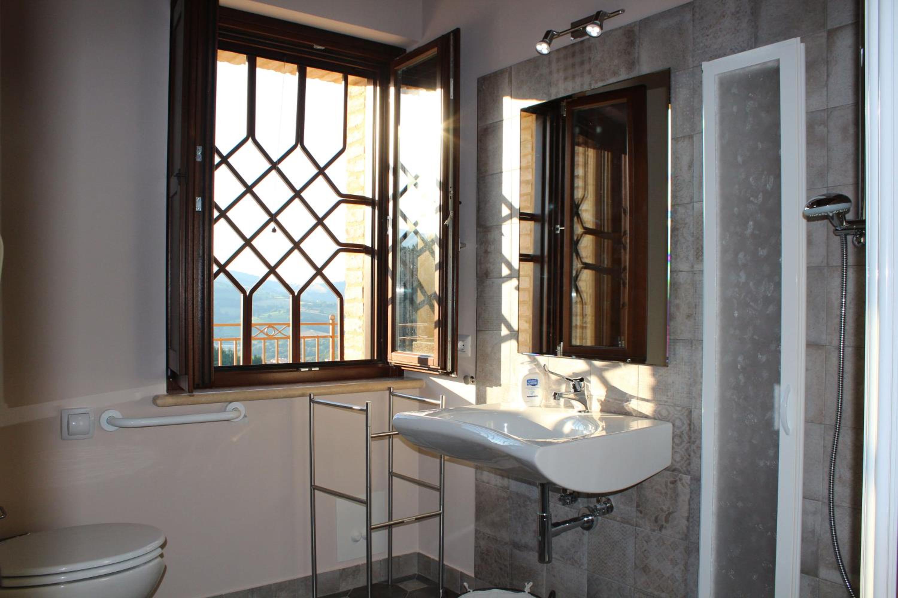 Apartment - Ground Floor - Photo 4