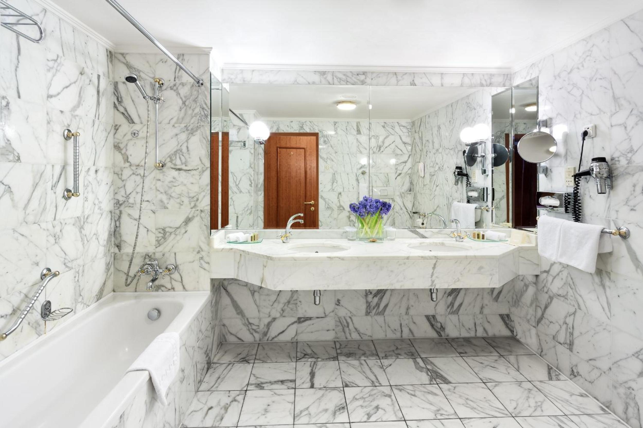 Art Nouveau Twin Suite photo 2
