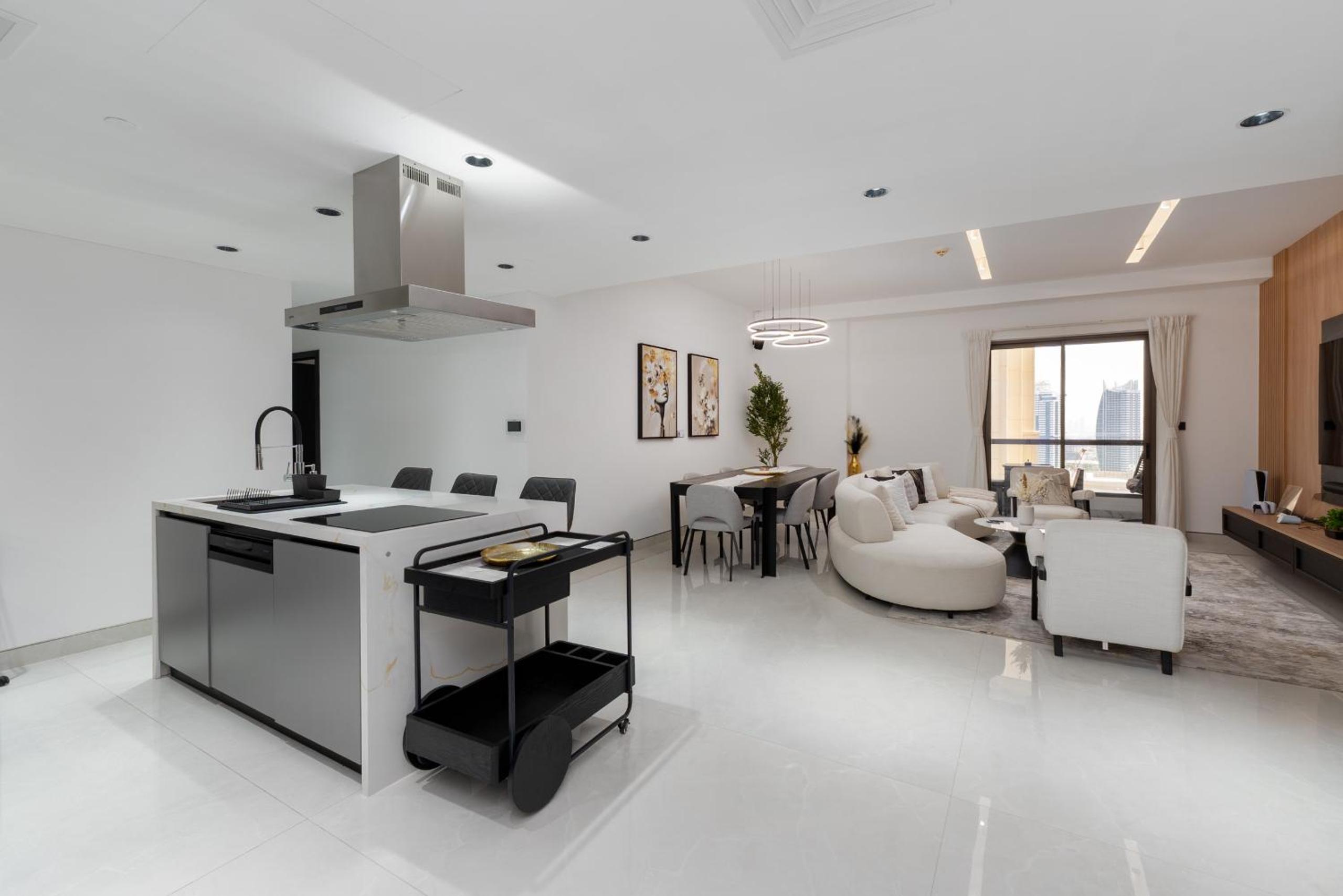 Two-Bedroom Apartment with Balcony photo 2