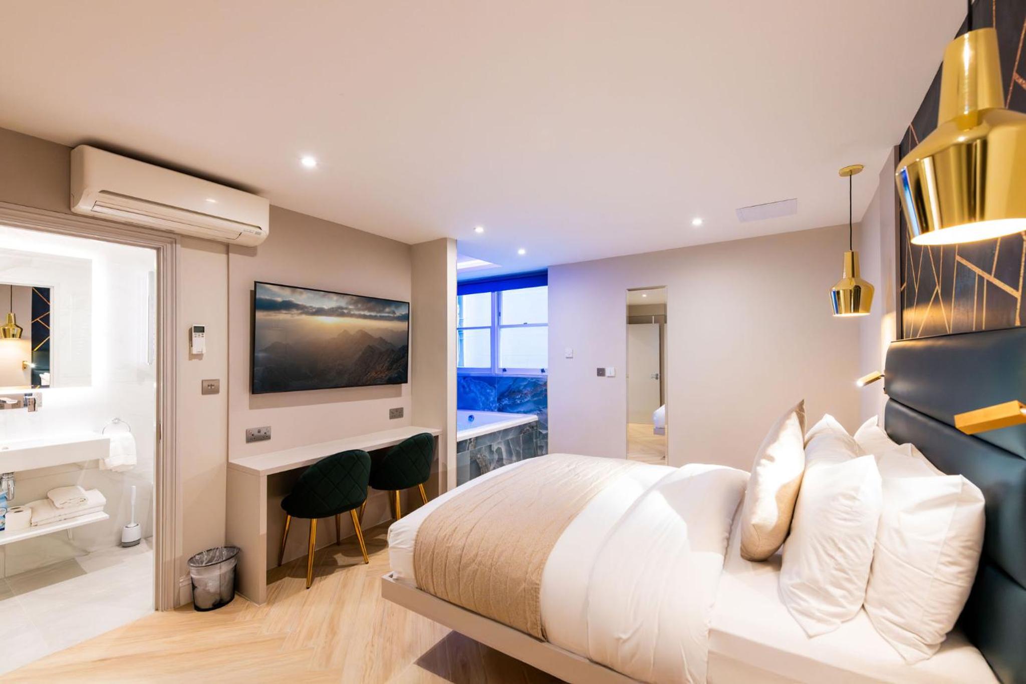 Deluxe Double Studio with Jacuzzi photo 3