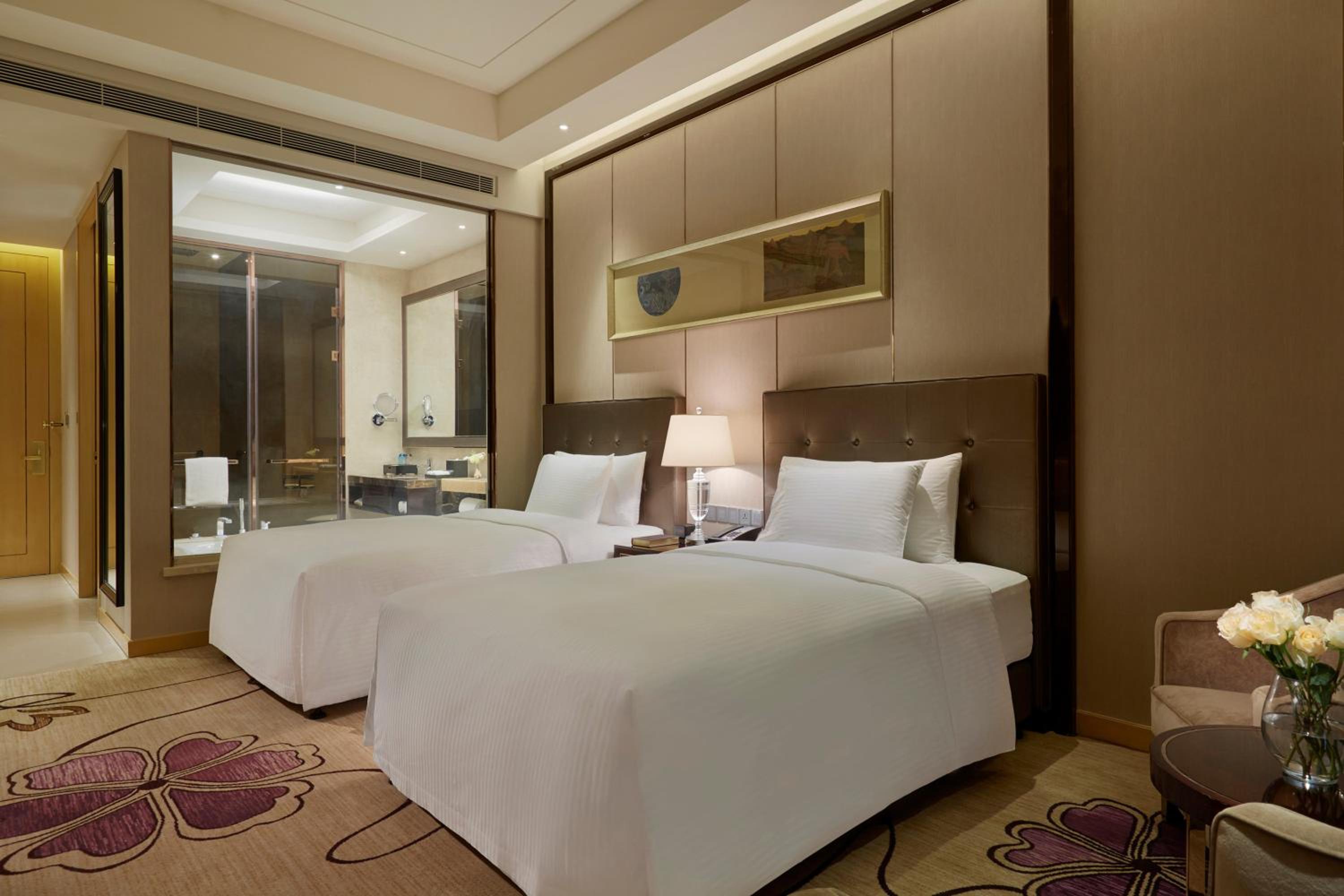 Hollywood Deluxe Twin Room