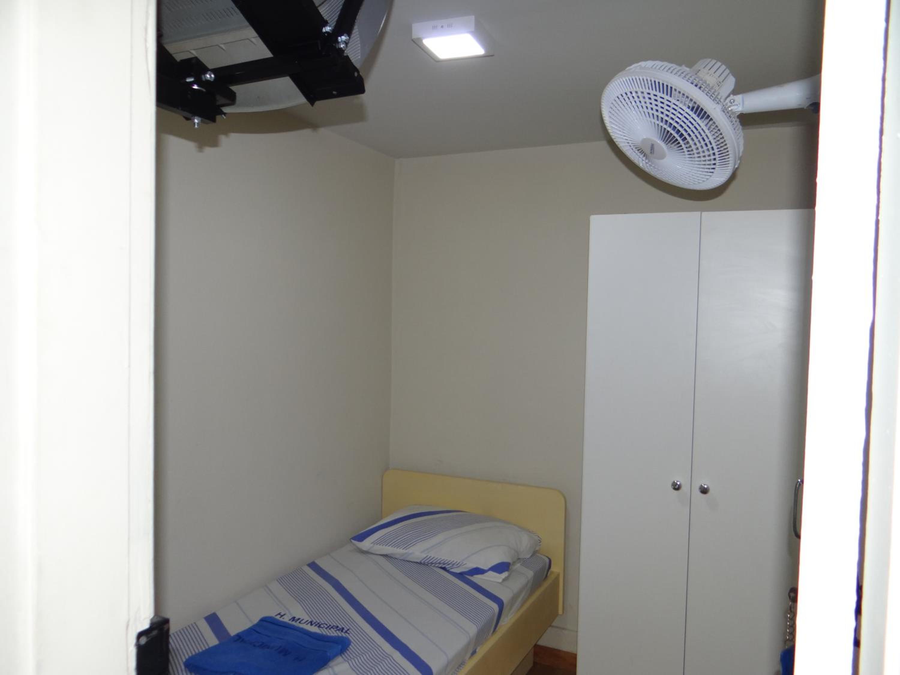 Single Room with Shared Bathroom