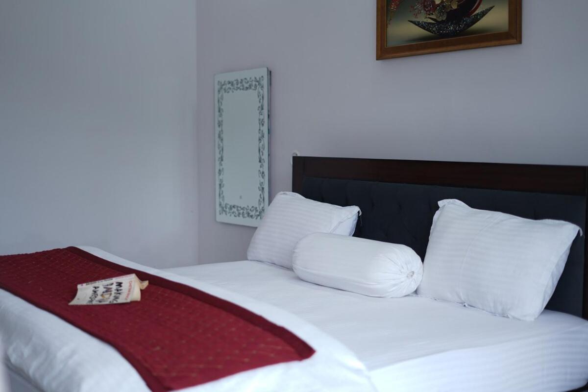 Deluxe Double Room with Balcony photo 2