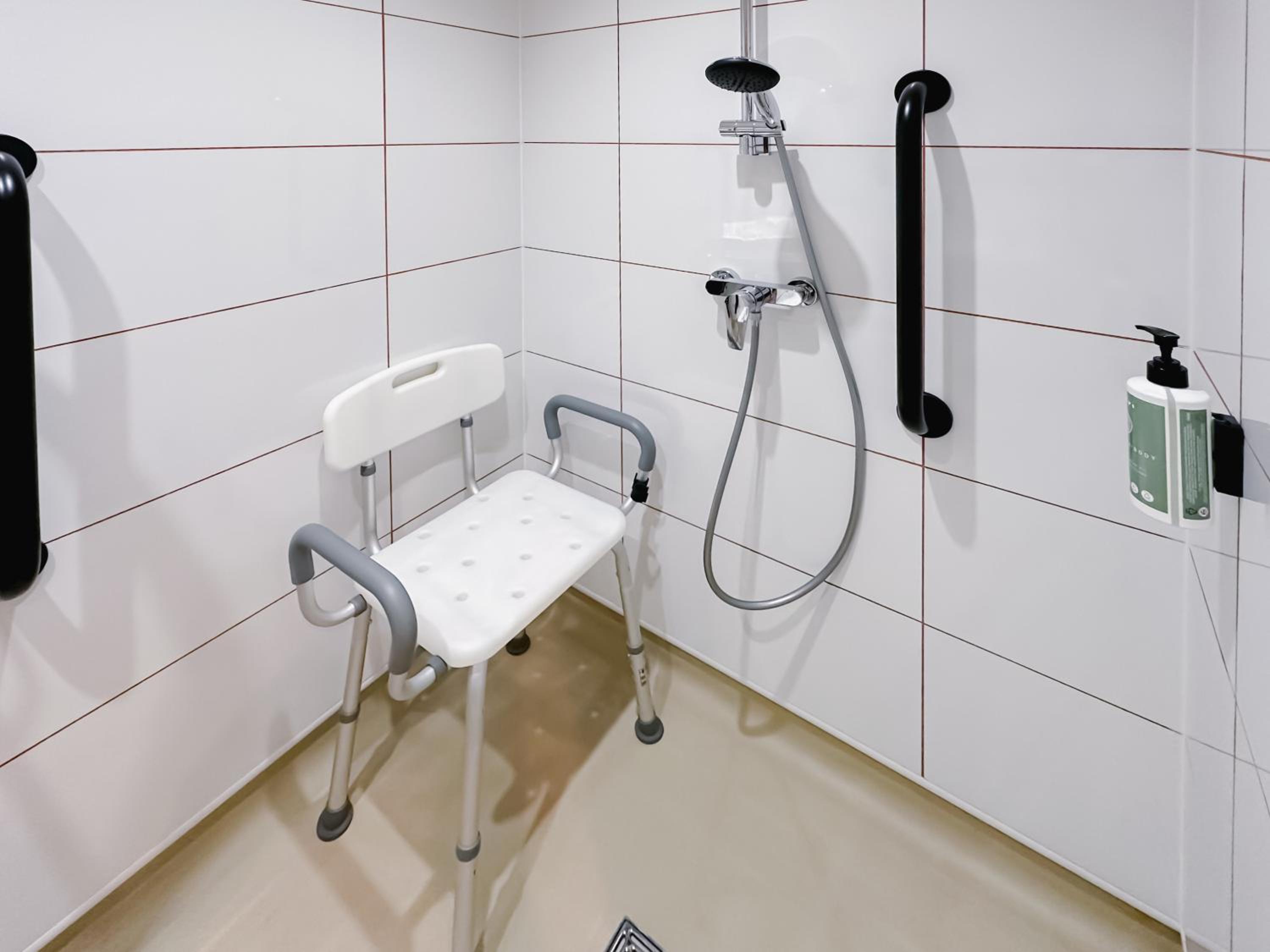 Wheelchair Accessible Double Room with Window