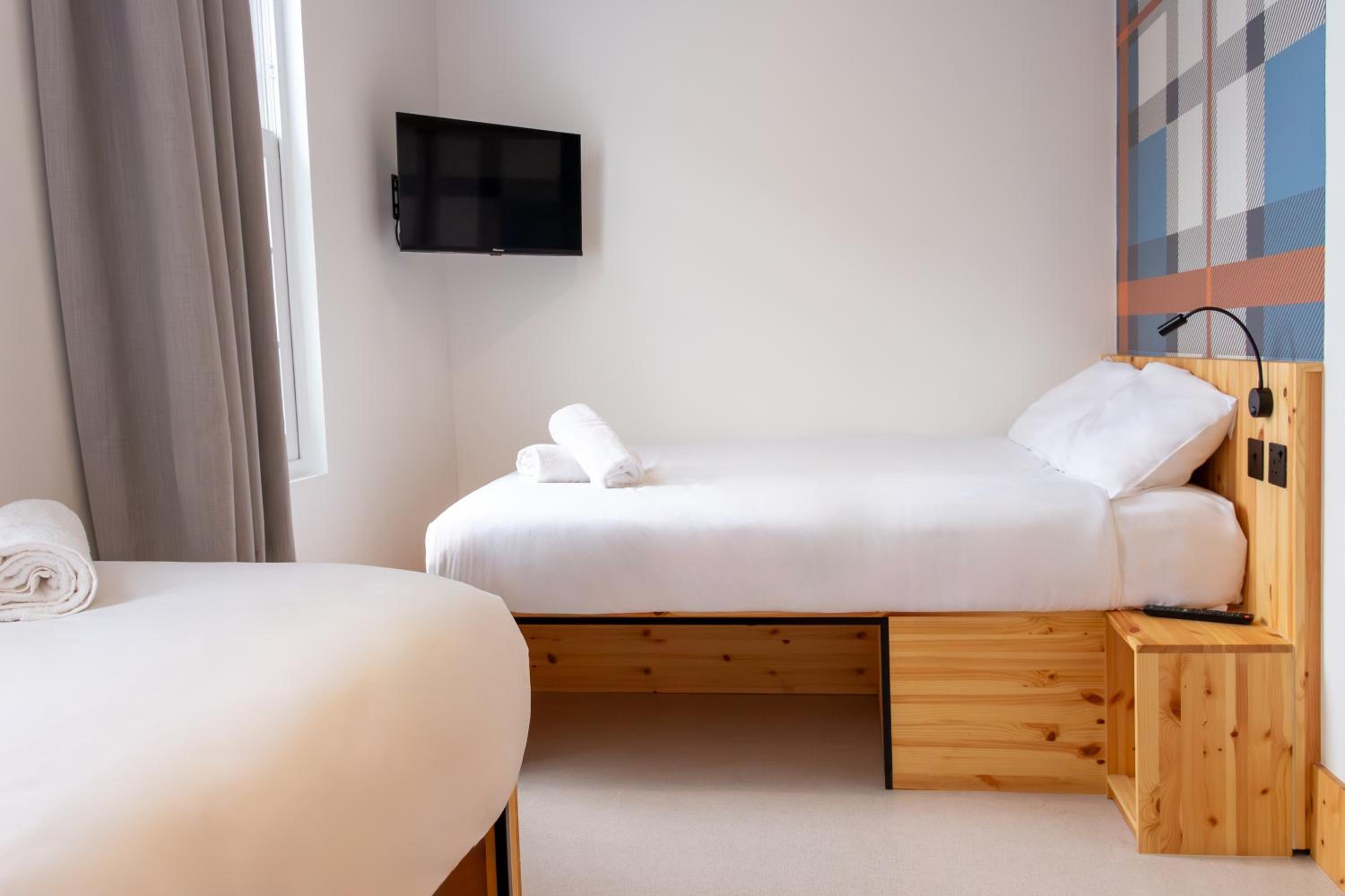 Triple Room With Window