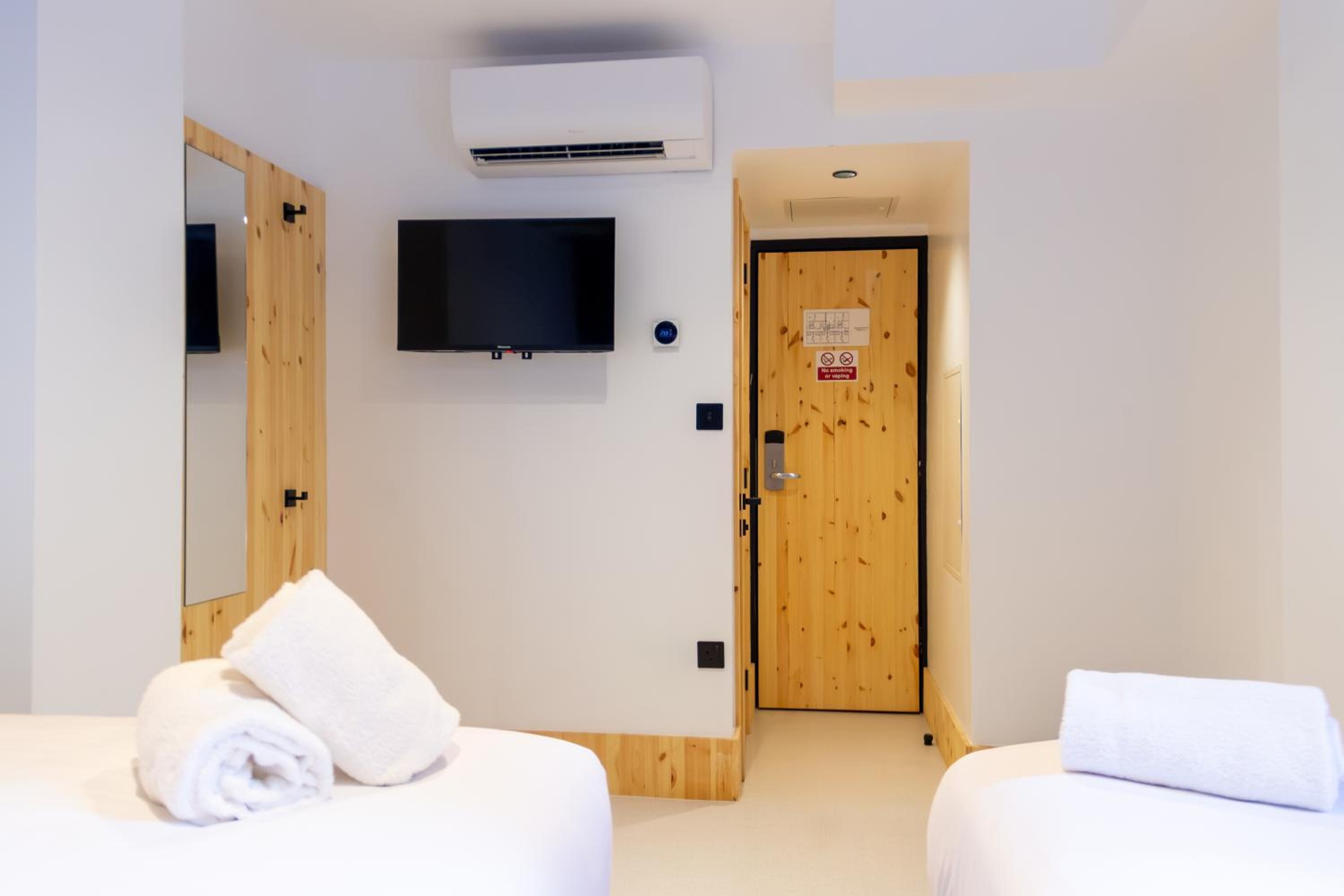 Triple Room With Window photo 3