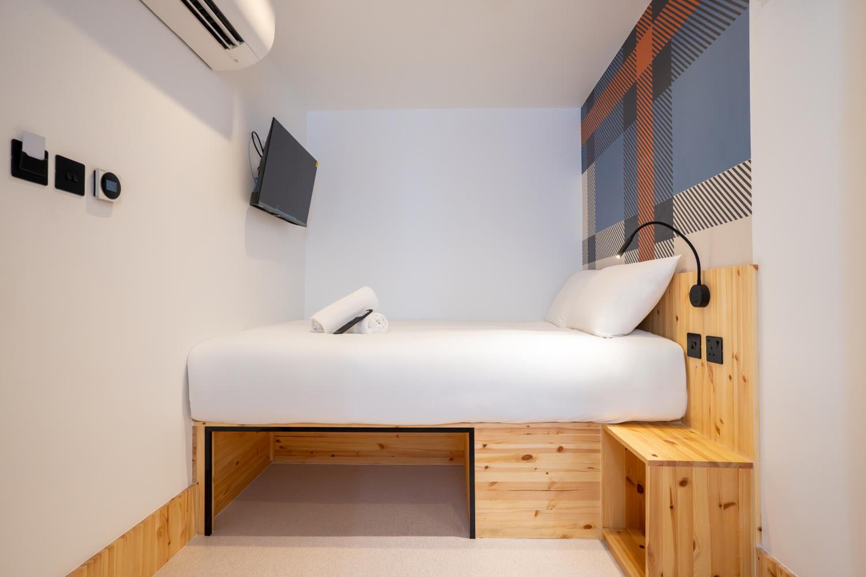 Double Room without Window photo 3