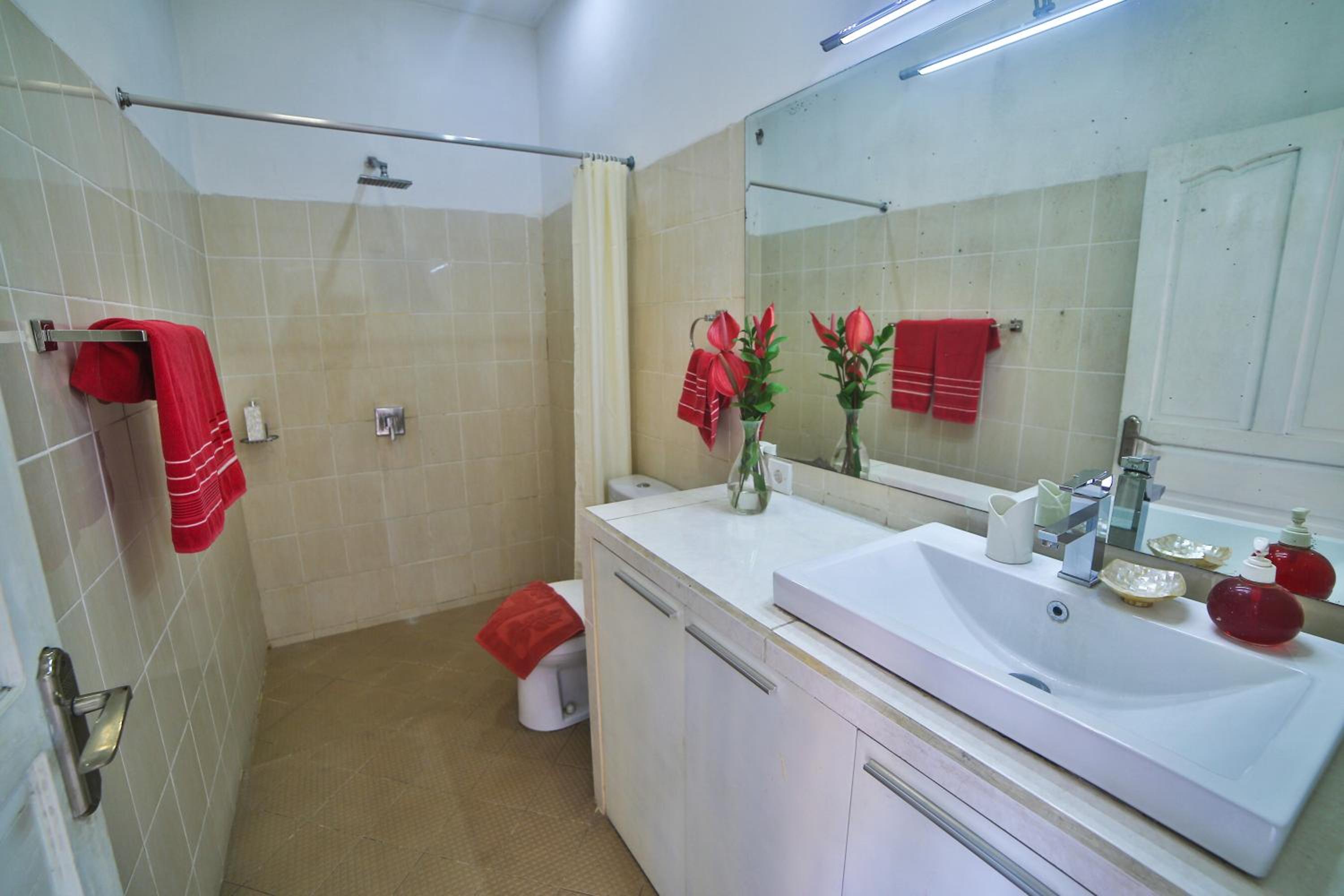 Two-Bedroom Villa - Photo 8