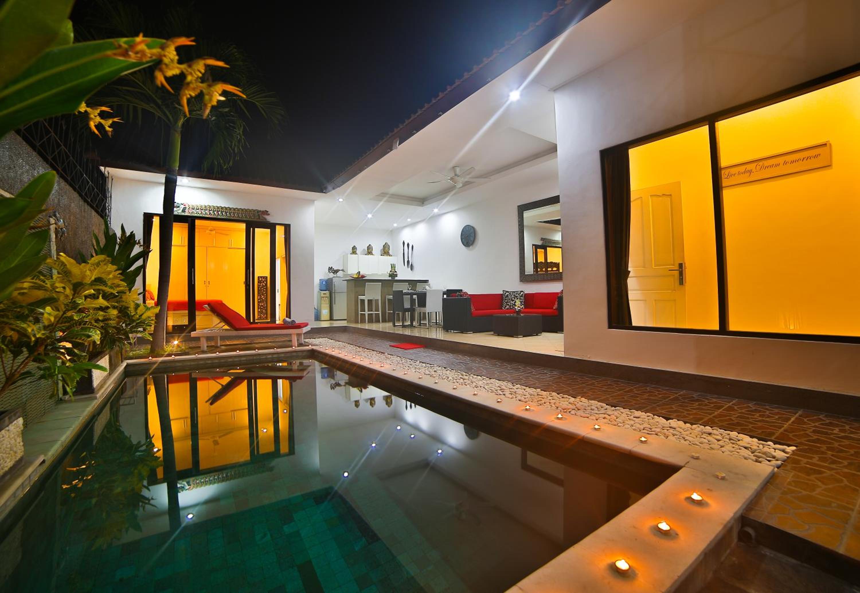 Two-Bedroom Villa - Photo 2