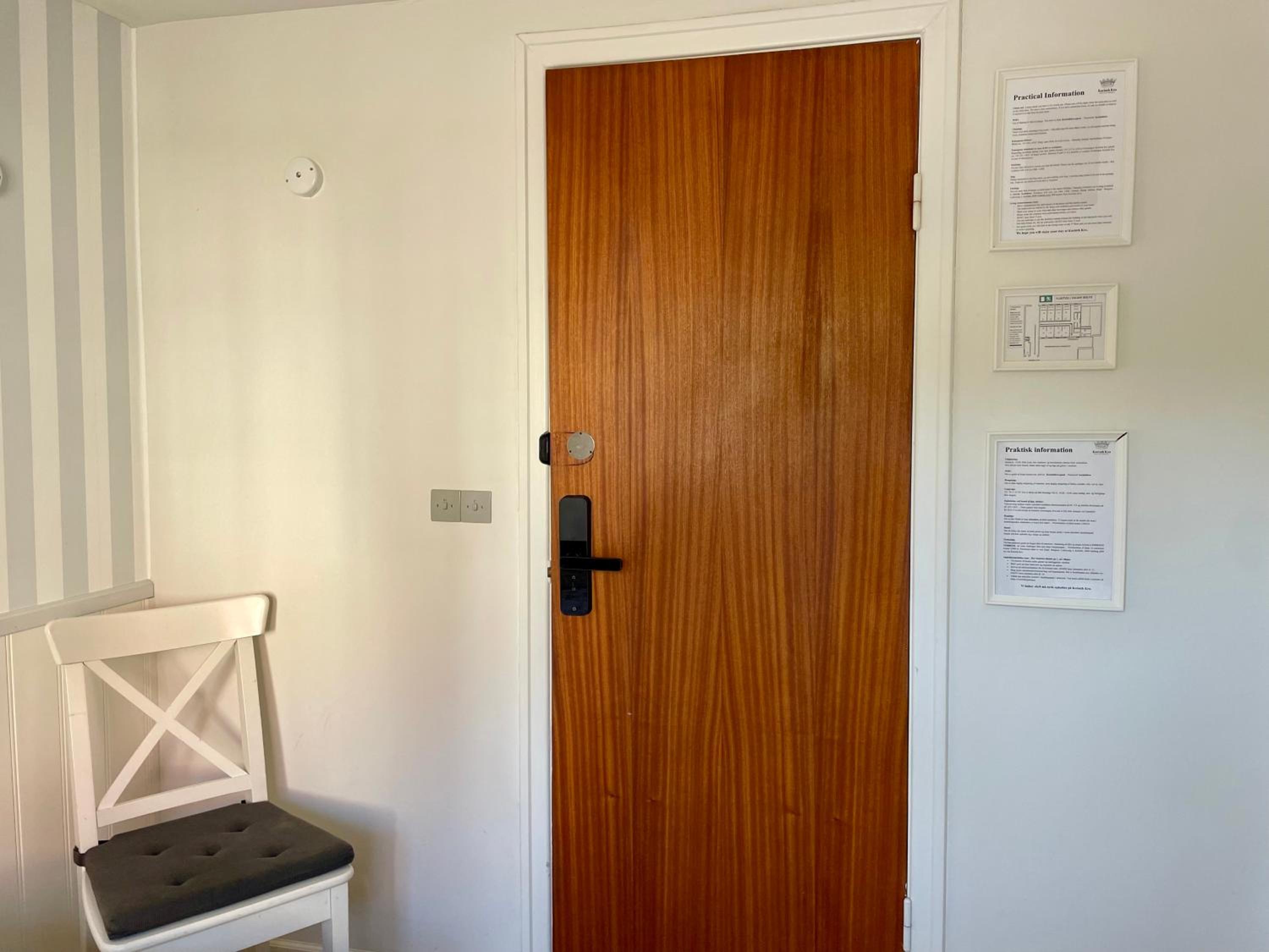 Twin Room with Shared Toilet photo 3