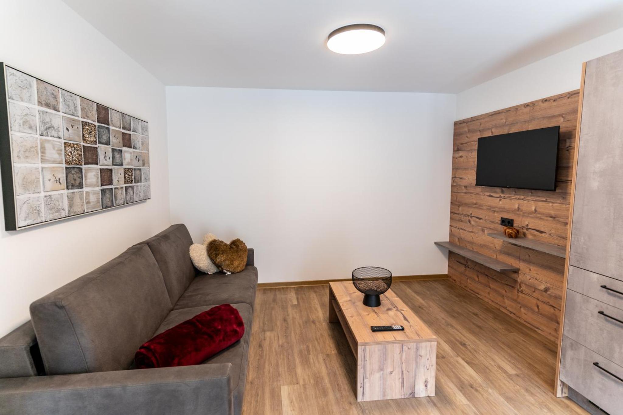 One-Bedroom Apartment with Balcony photo 3