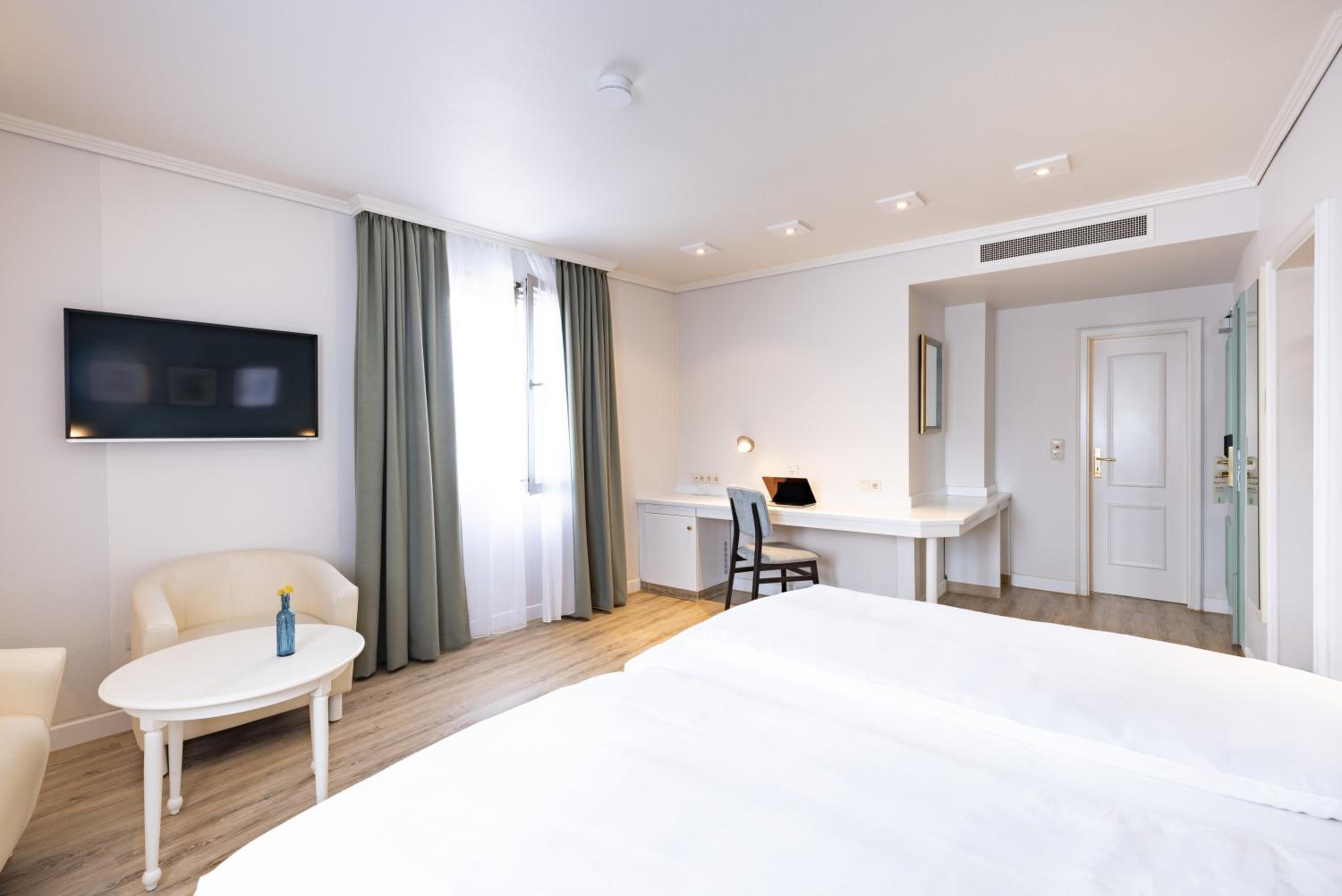 Premium Twin Room - Up to 3 Guests photo 2