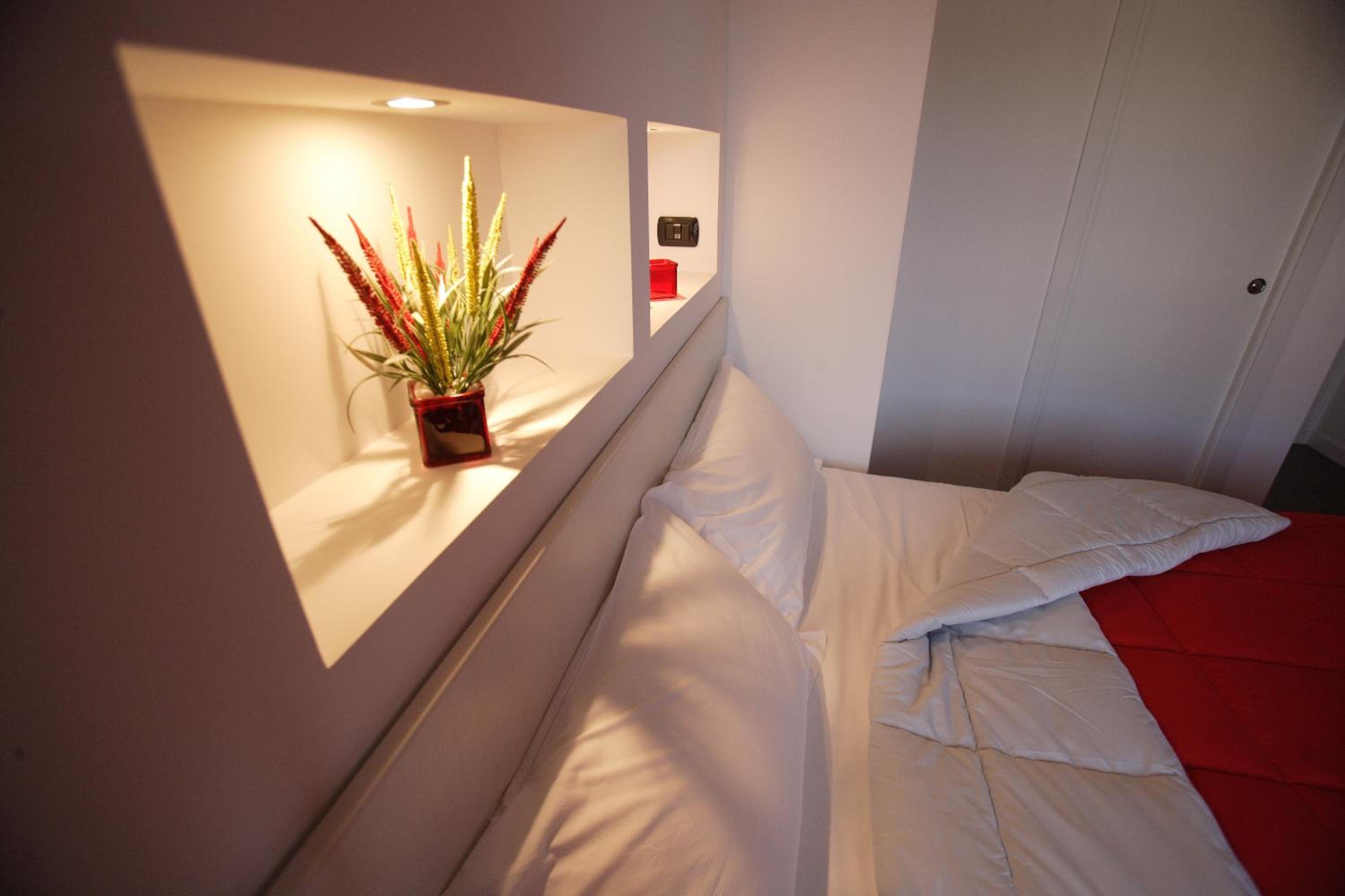 Double Room - Photo 7