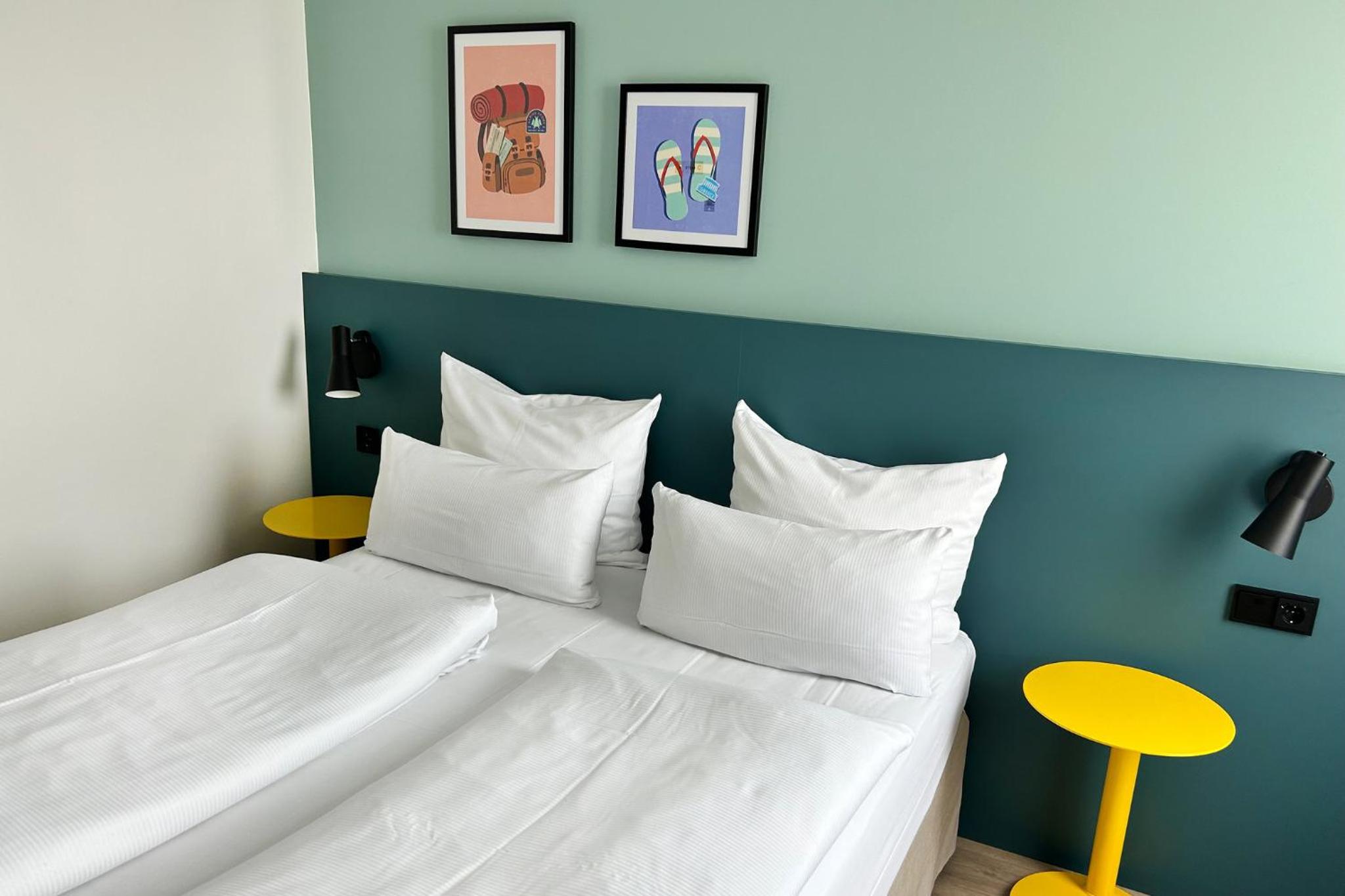 Standard Queen Room