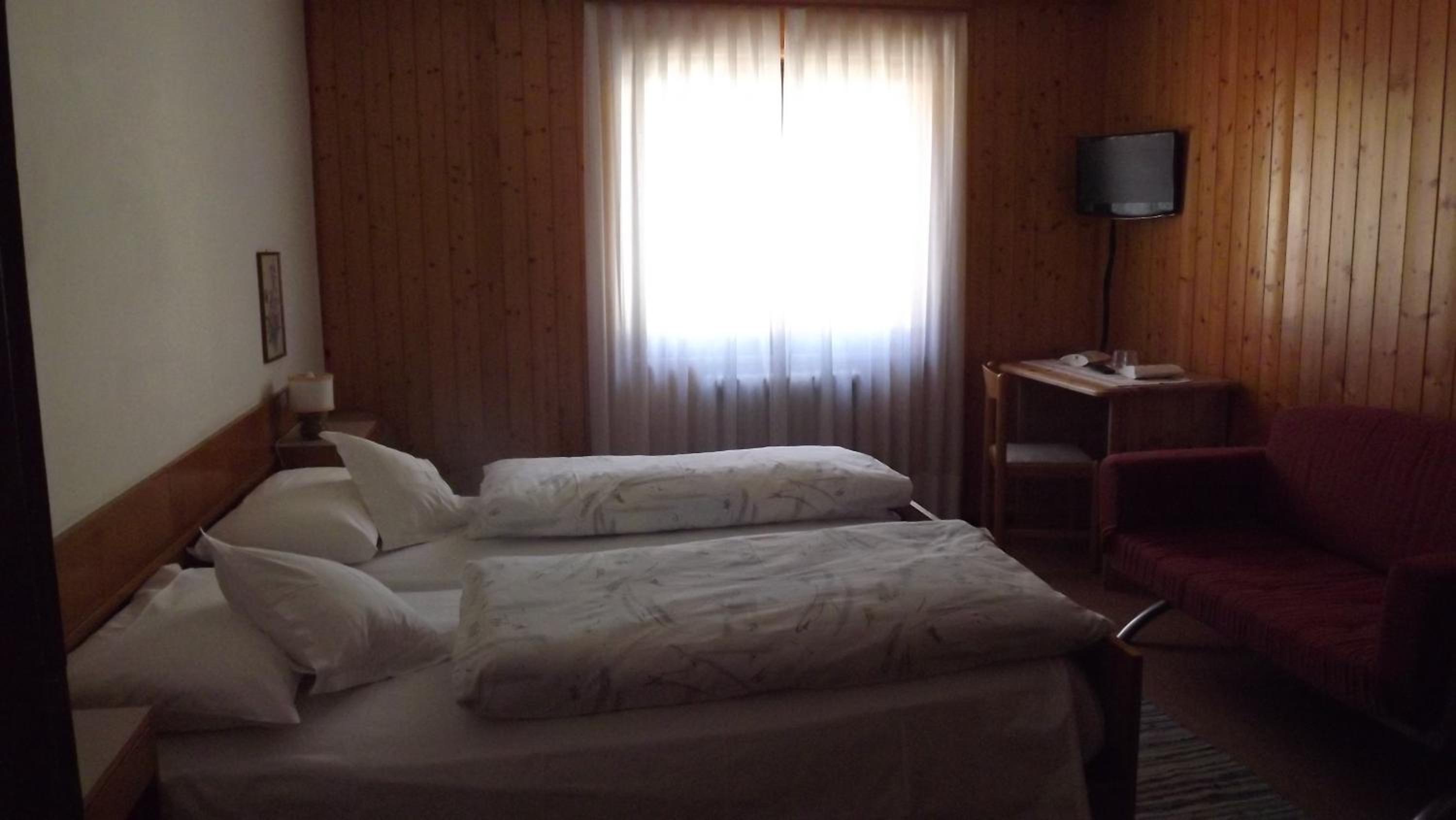 Twin Room with Mountain View photo 3