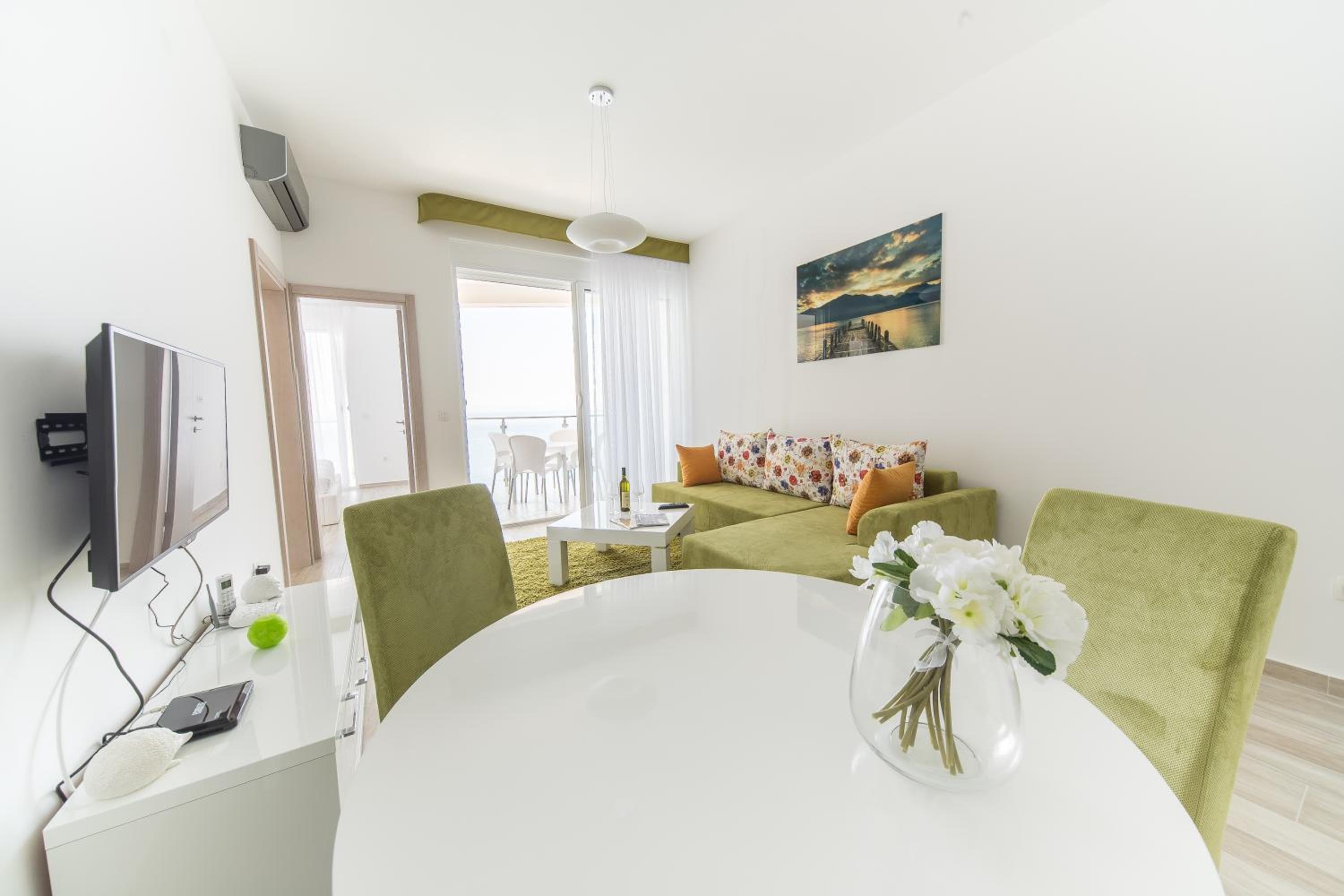 Two-Bedroom Apartment with Sea View - Photo 1