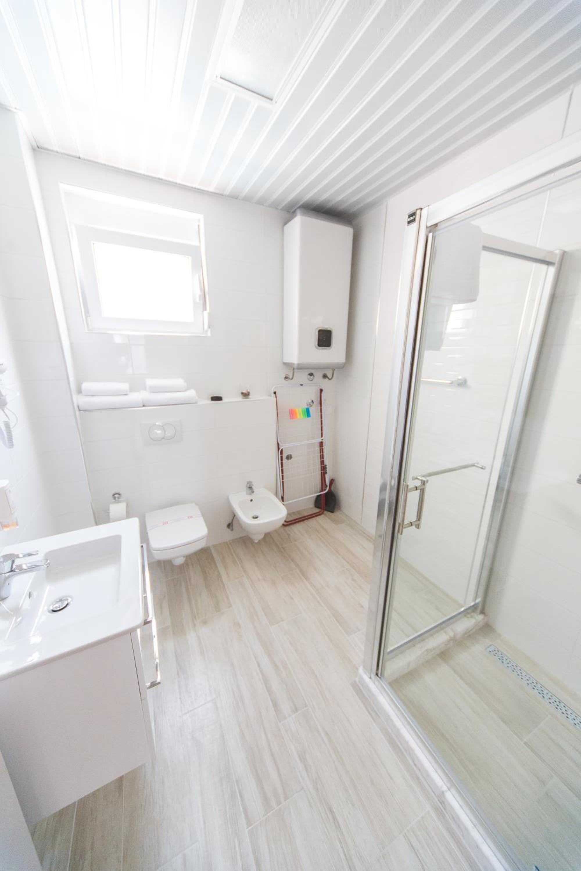 Two-Bedroom Apartment with Sea View - Photo 6